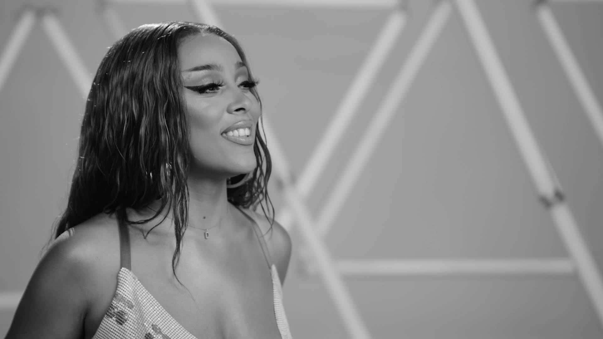 Doja Cat na Seksing Itim na Babae Wallpaper