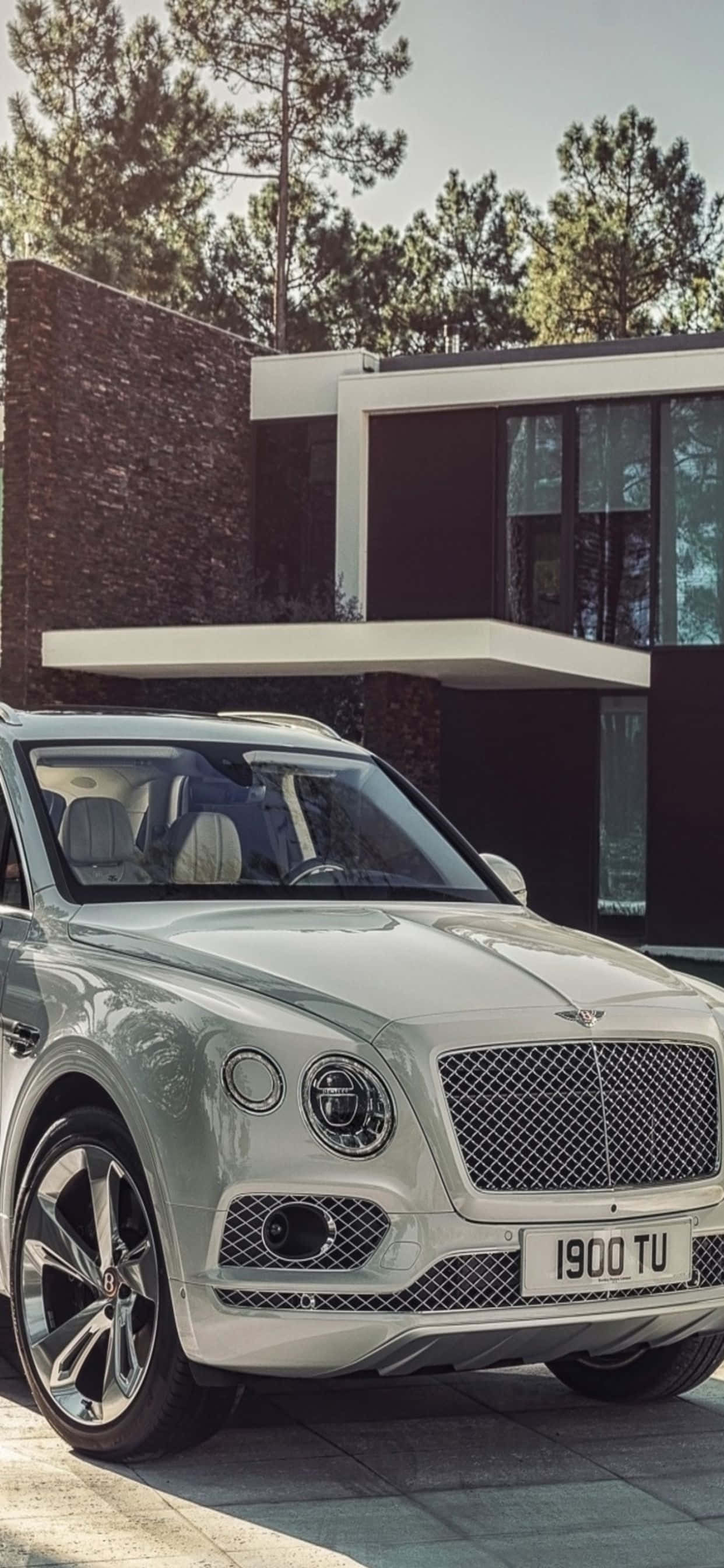 "Eksperyensyahin ang isang Luxury Lifestyle kasama ang iPhone Xs Max at Bentley" Wallpaper