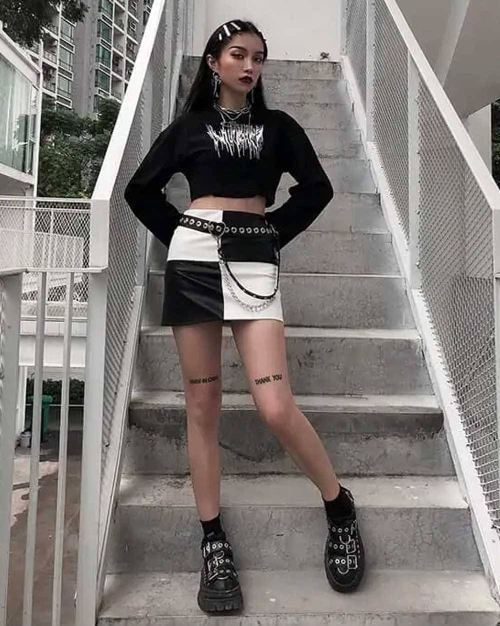 Estetikang Emo Punk na Uso Wallpaper
