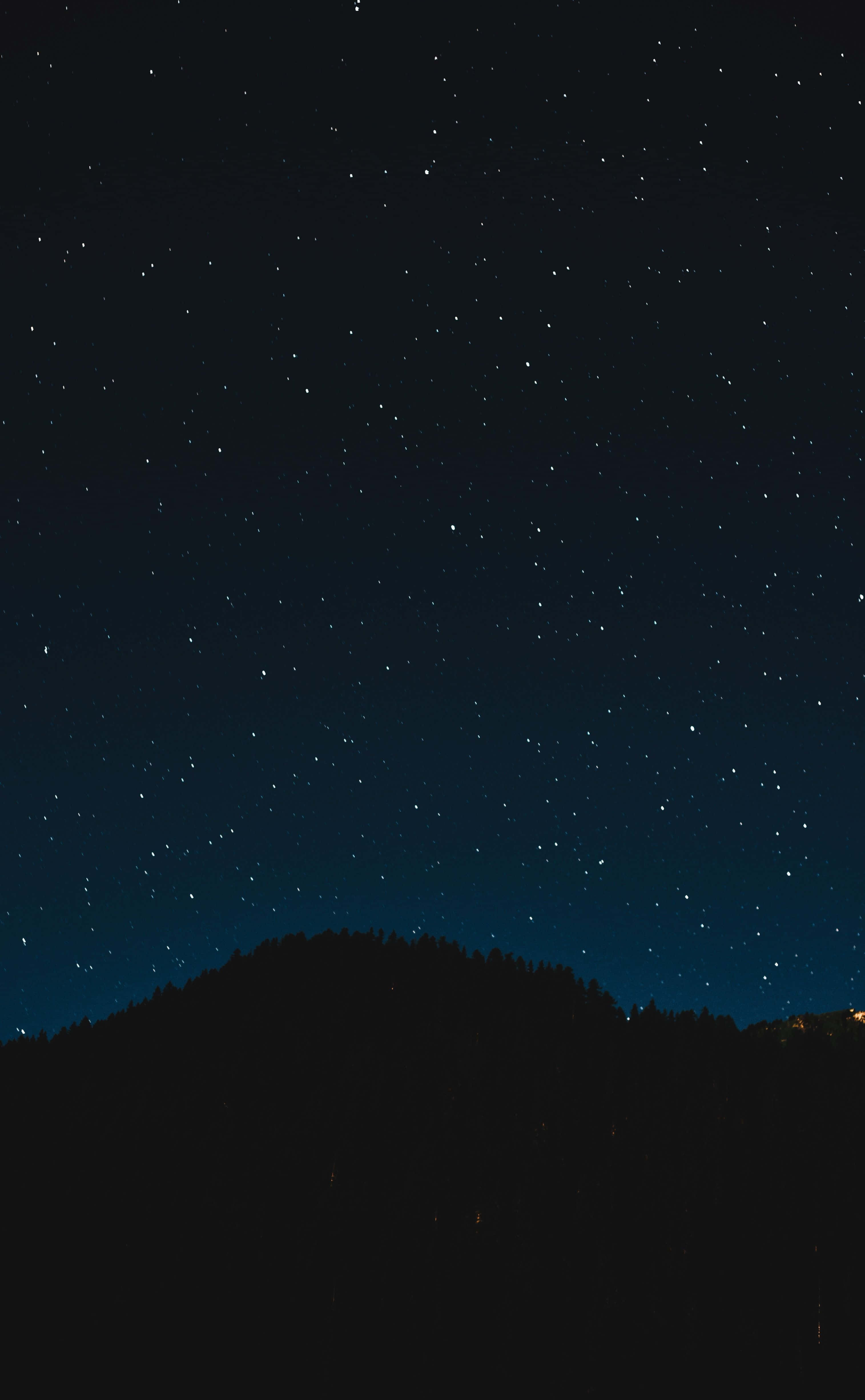 Estetikong Langit sa Gabi na May mga Bituin Wallpaper