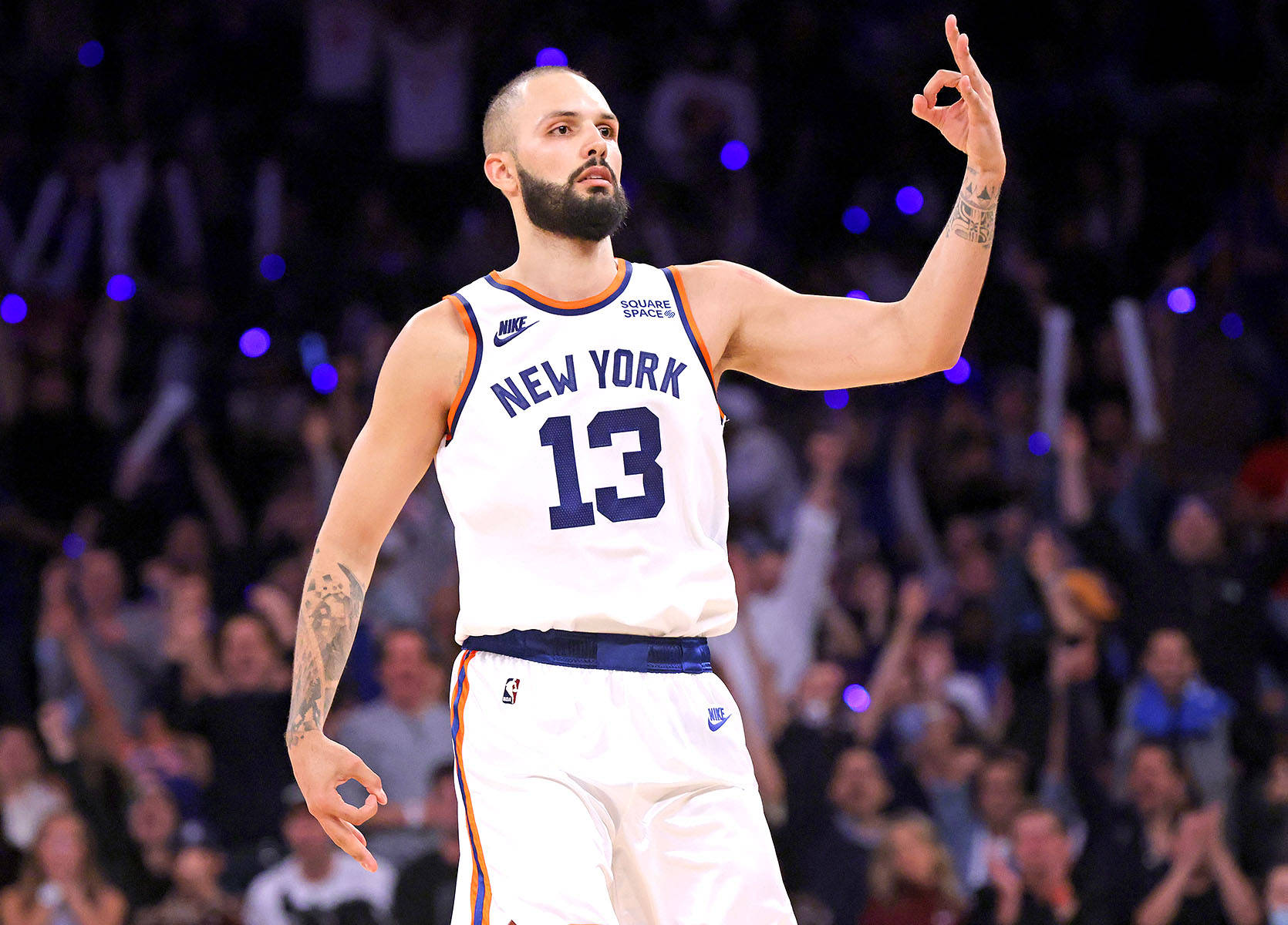 Evan Fournier Tatlong Puntos na Tira Celtics Laban sa Knicks Wallpaper