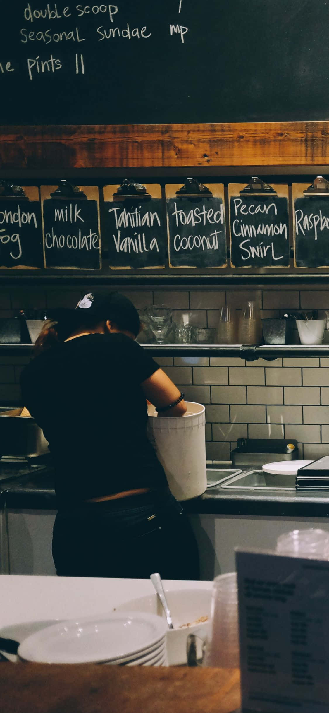 Gelato Shop iPhone Xs Kitchen Background Wallpaper