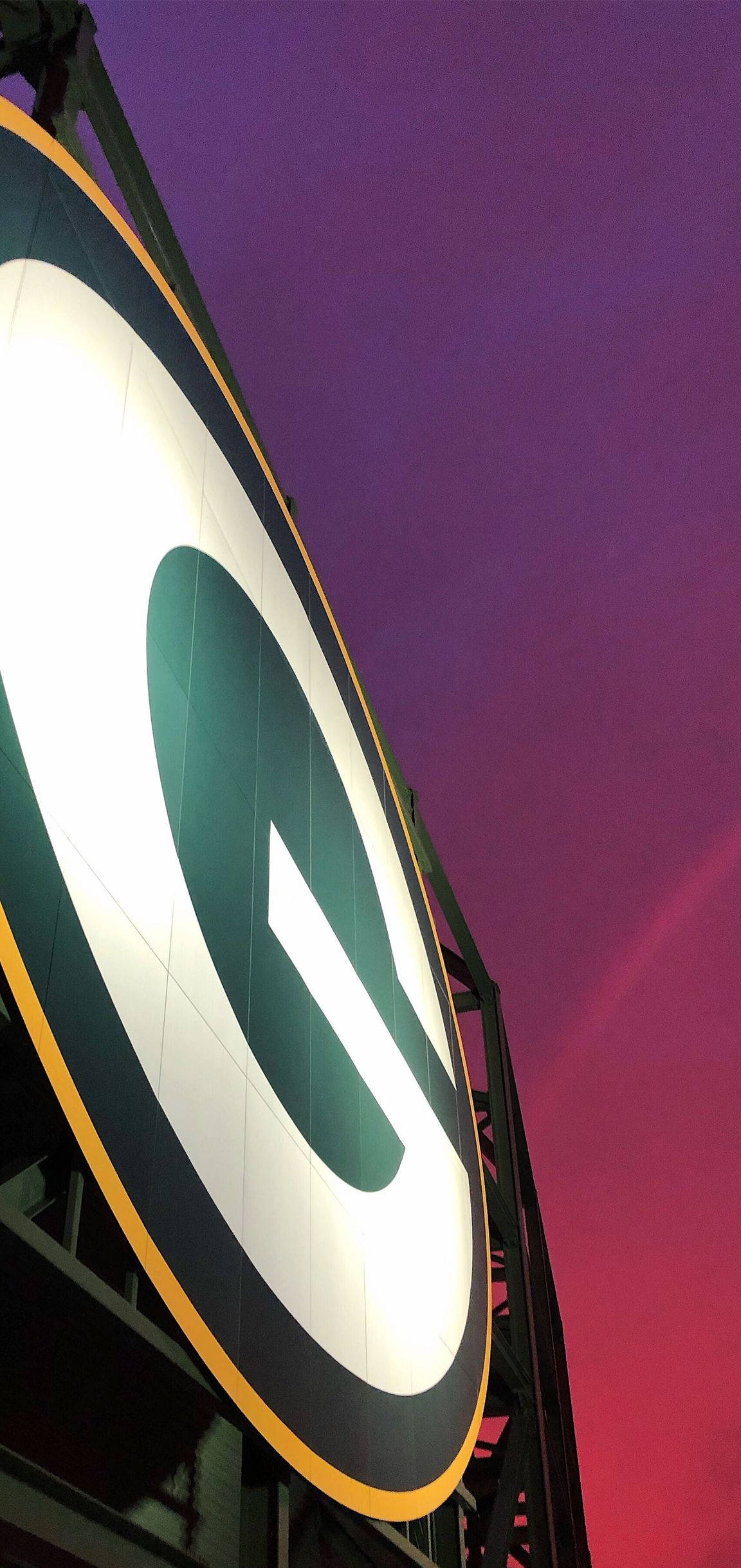 Green Bay Packers Logo sa Field Wallpaper
