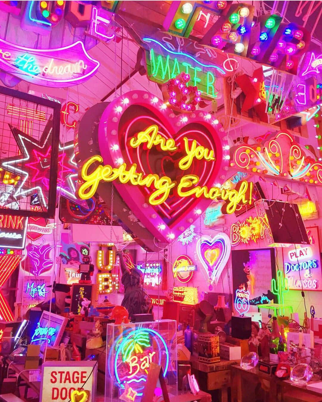 Hayaang liwanagin ng neon ang iyong buhay! Wallpaper
