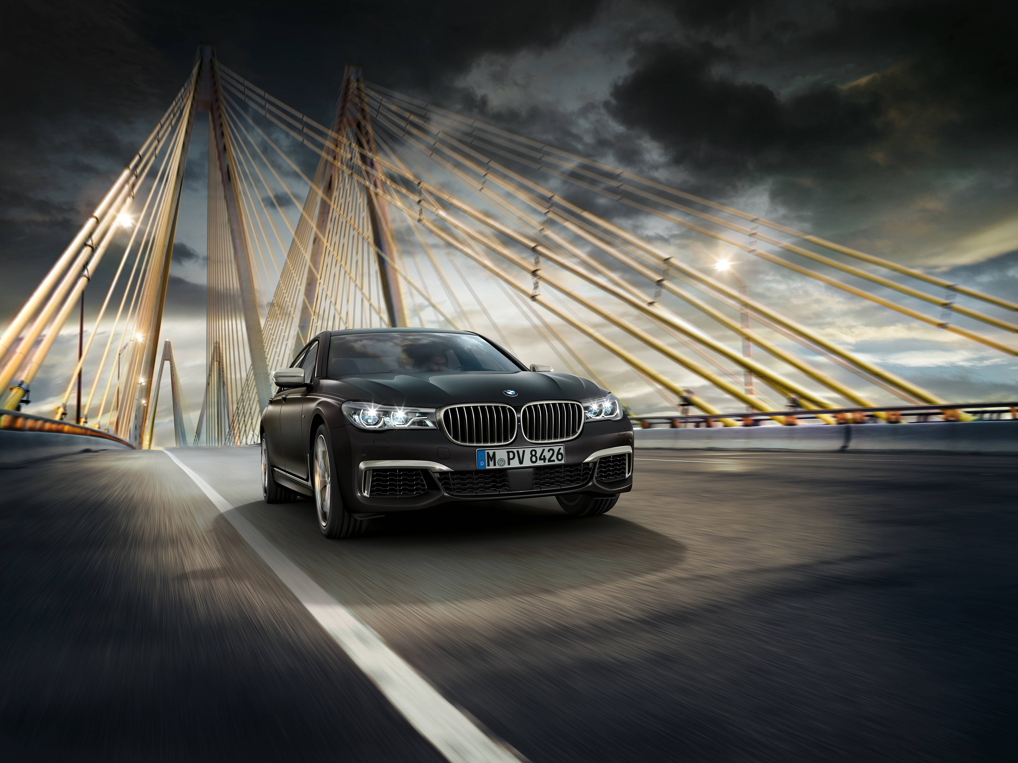 Humanda na Kumuha ng Manibela ng Marangyang BMW M760Li XDrive Wallpaper