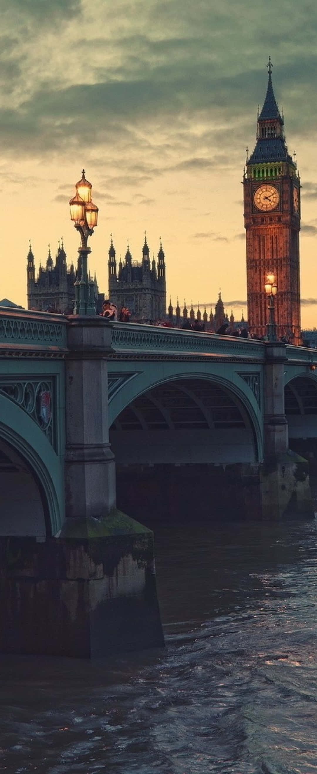 "I-explore ang London gamit ang isang iPhone" Wallpaper