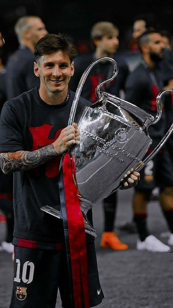 "I-unlock ang iyong potensyal gamit ang bagong Messi iPhone." Wallpaper