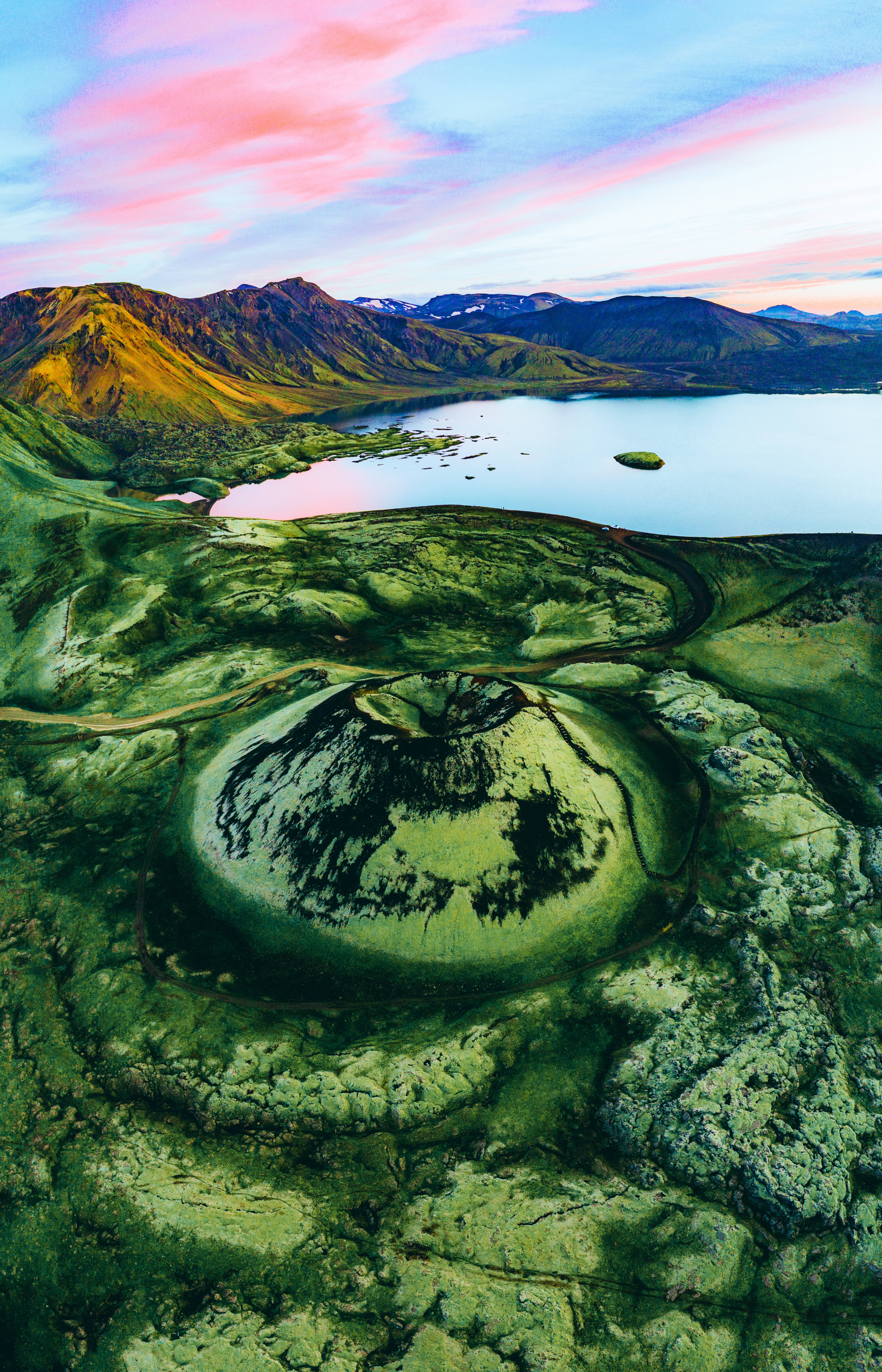 Iceland Berde na Bulkan Wallpaper