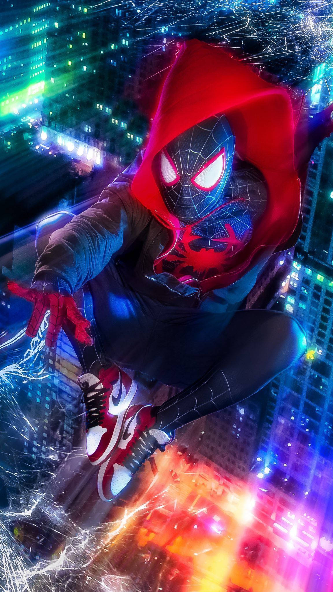 Inihagis ni Spiderman ang Kanyang mga Sapot sa Spiderverse Wallpaper