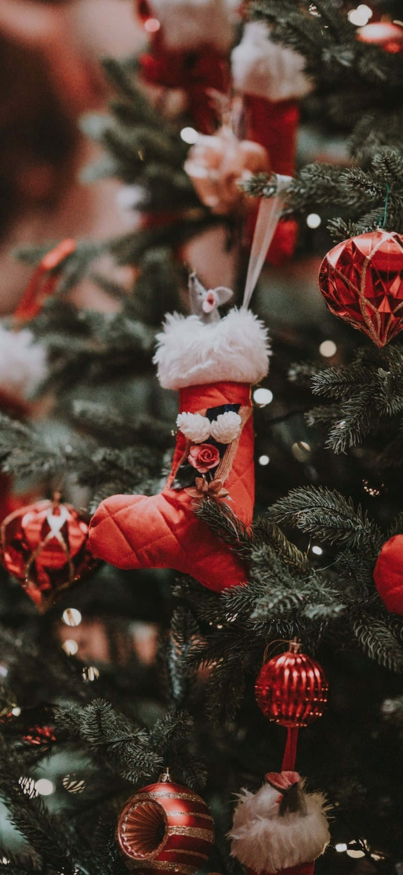 Ipagdiwang ang Pasko gamit ang Masayang Background para sa iPhone Wallpaper
