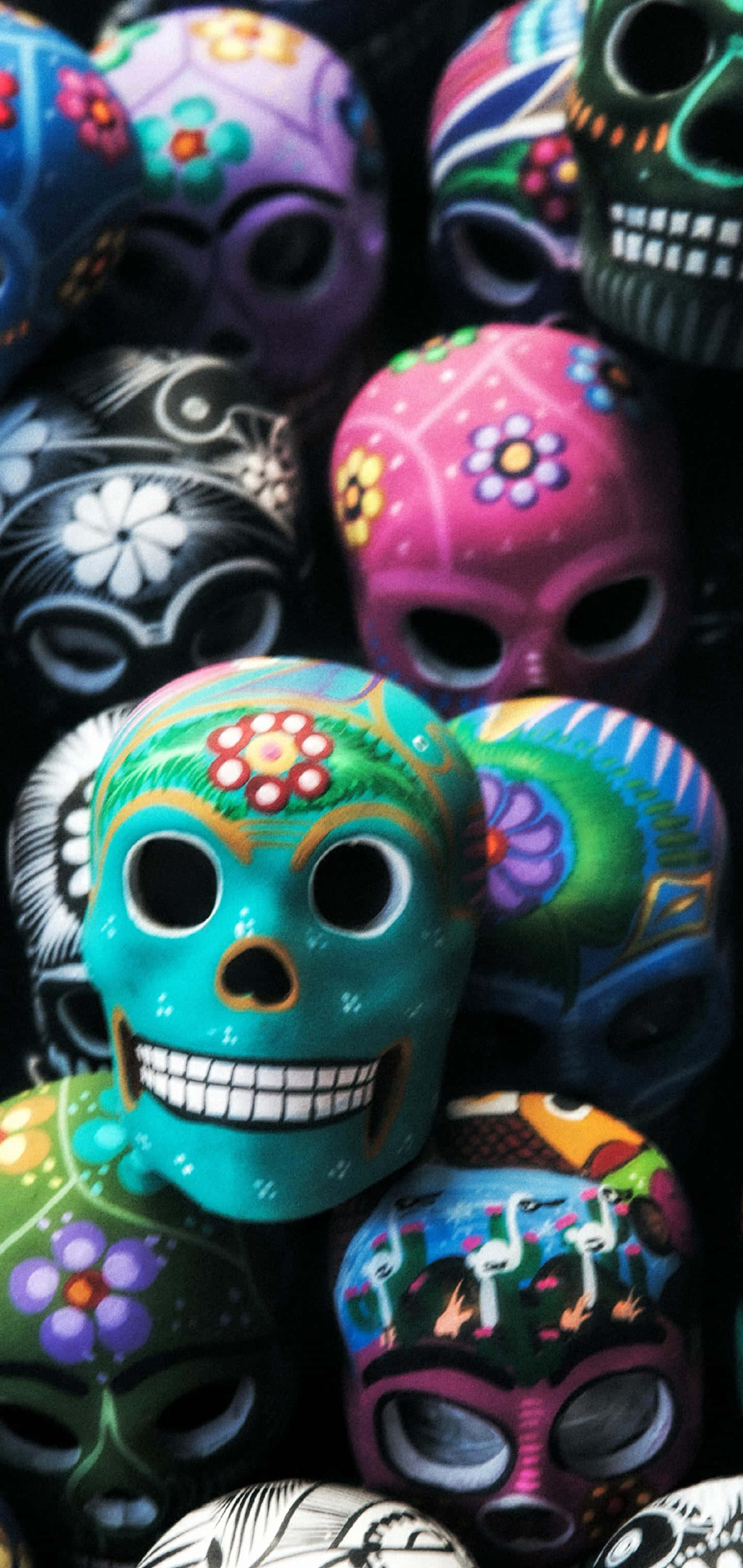 Ipagdiwang at Protektahan Gamit ang Isang Magandang Sugar Skull Phone Wallpaper