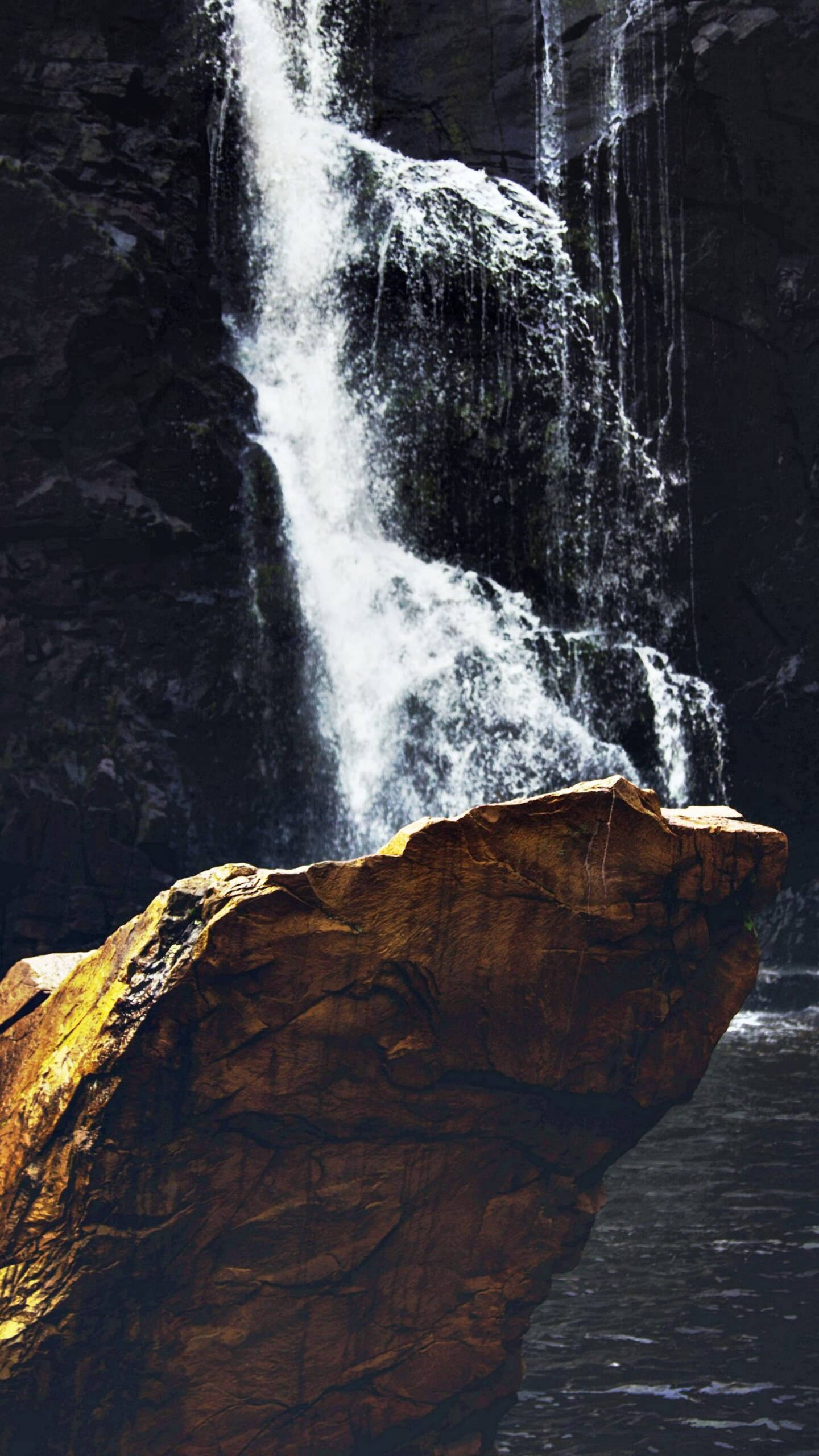 iPhone 12 Pro Max Mga Talon ng Tubig Wallpaper