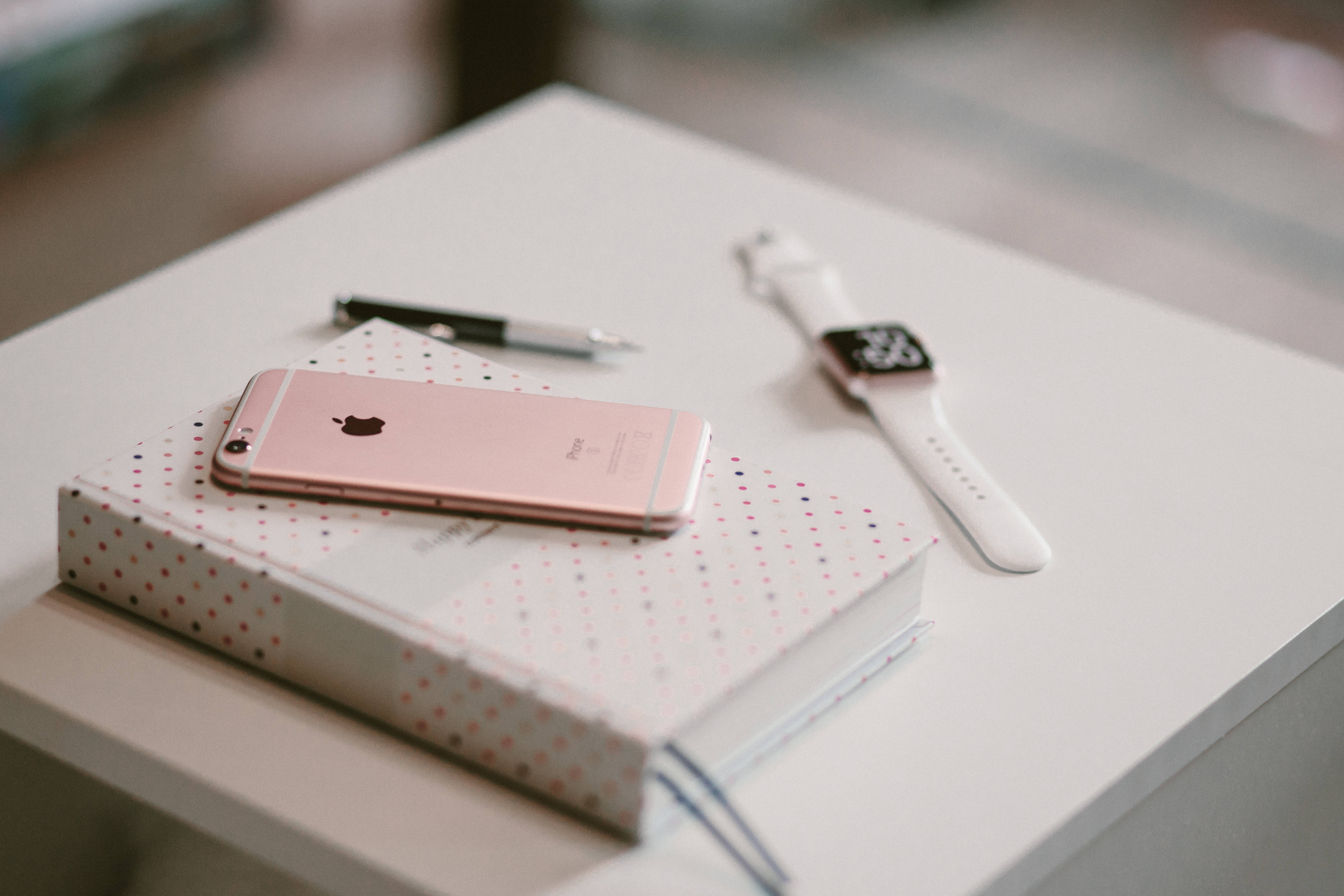 iPhone 6S Rose Gold Wallpaper
