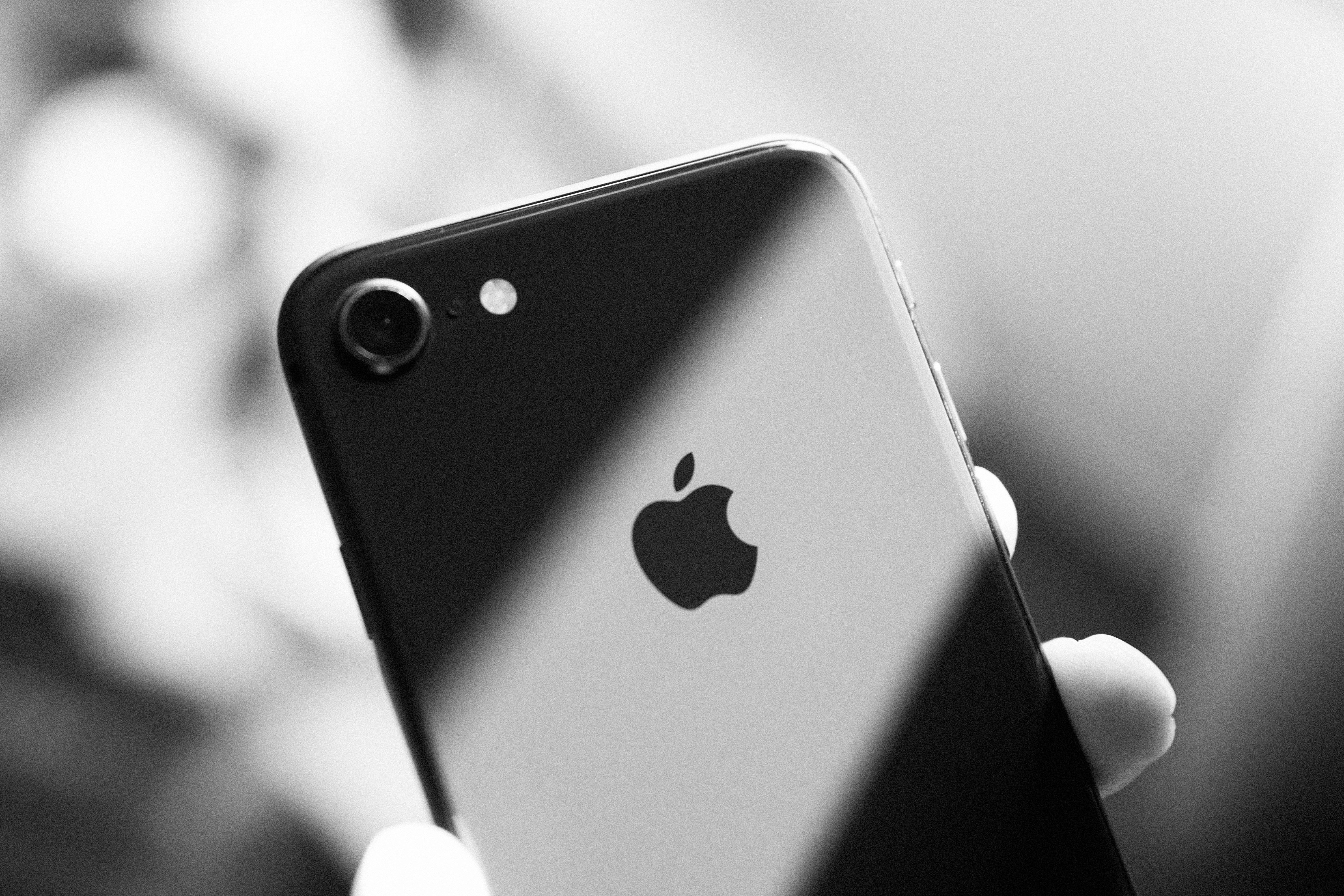 iPhone 8 Grayscale Wallpaper