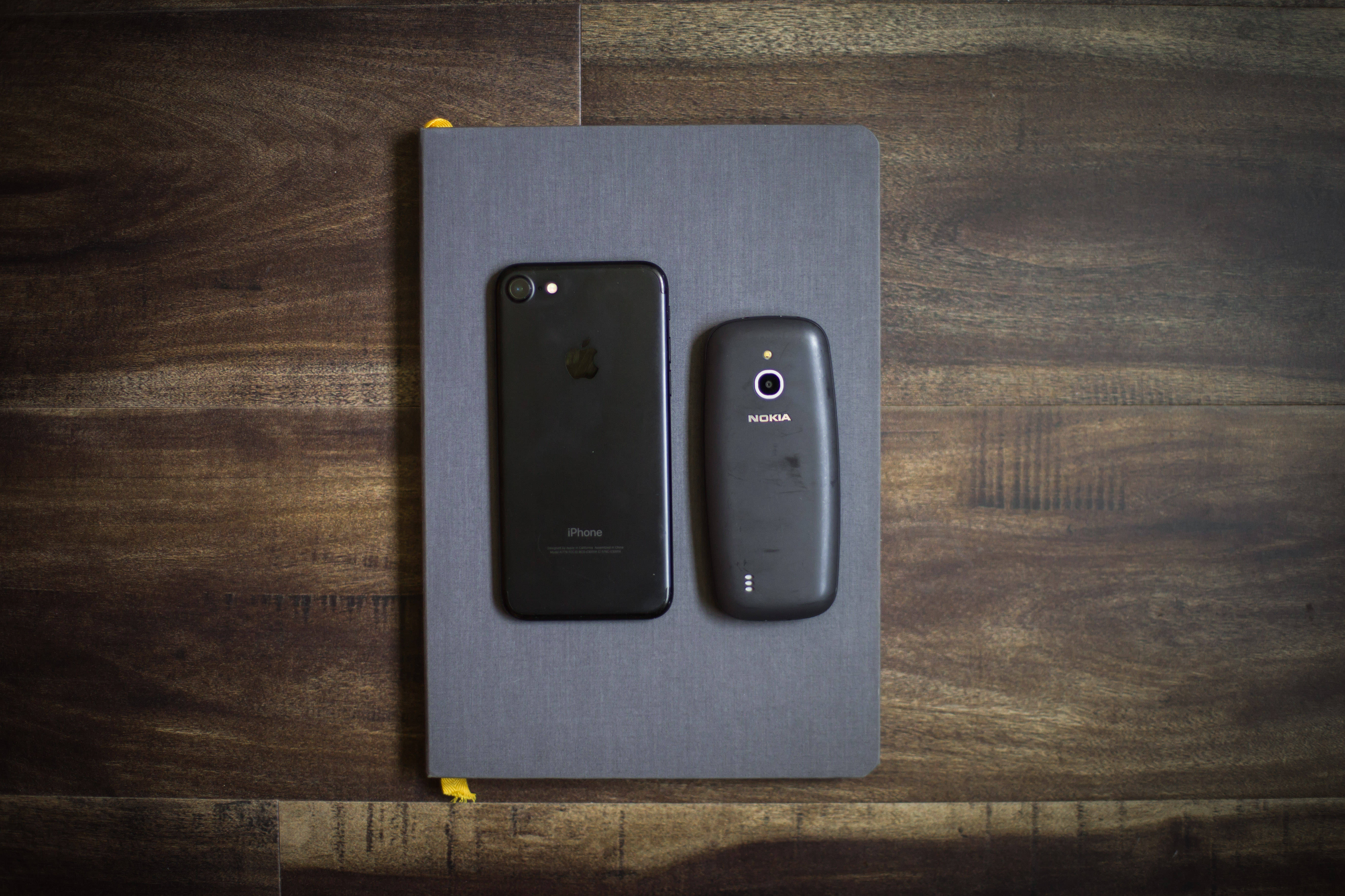 iPhone At Nokia 3310 Wallpaper