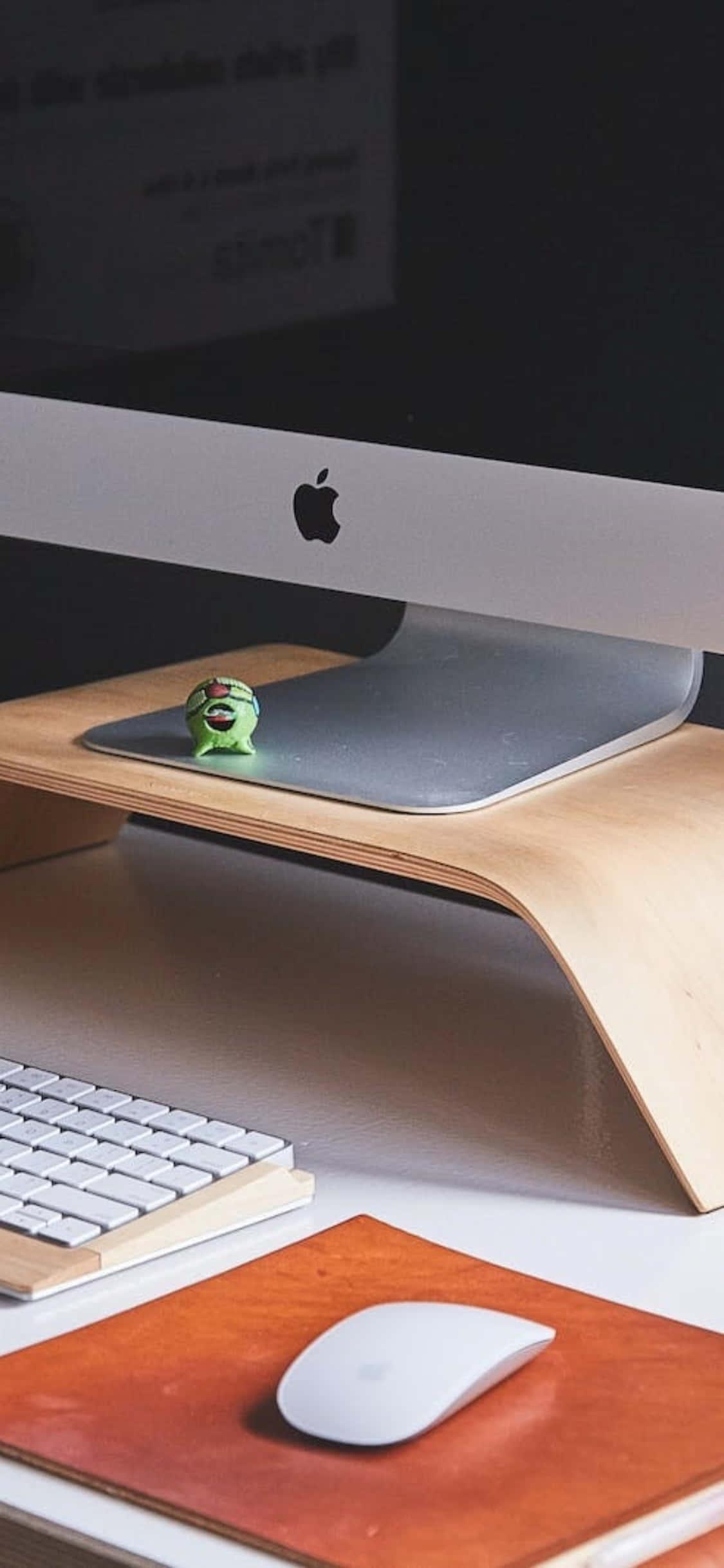 iPhone X Desk Background MacBook Pro Wallpaper
