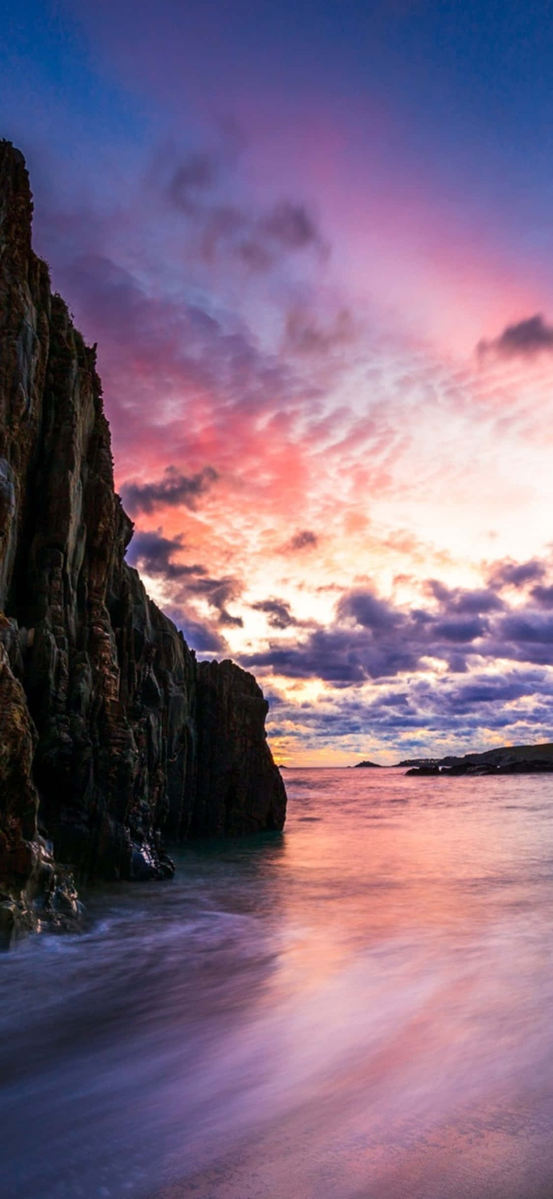 iPhone X Malibu Background Sunset Sky & Cliff Wallpaper