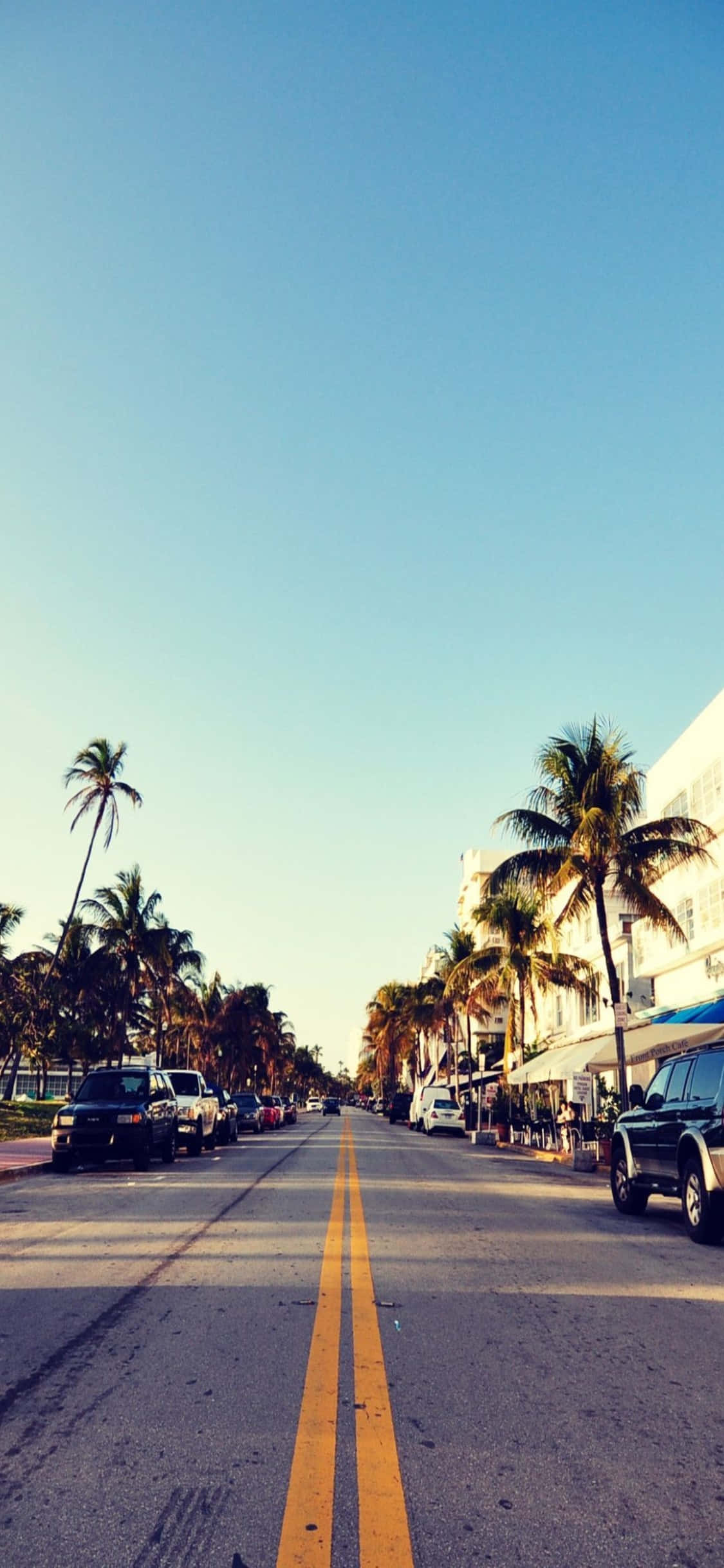 iPhone XS Miami Beach Background Wallpaper