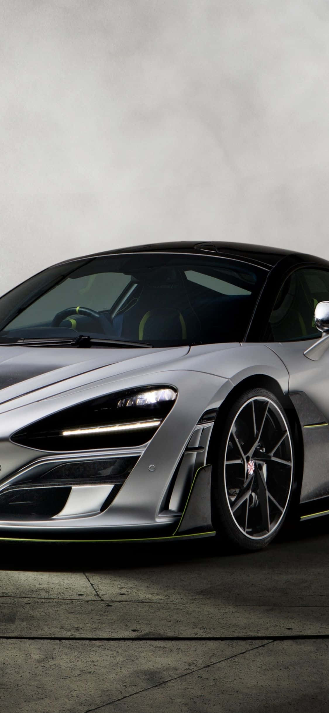 iPhone Xs nagkakakuha ng Mclaren 720s makeover Wallpaper