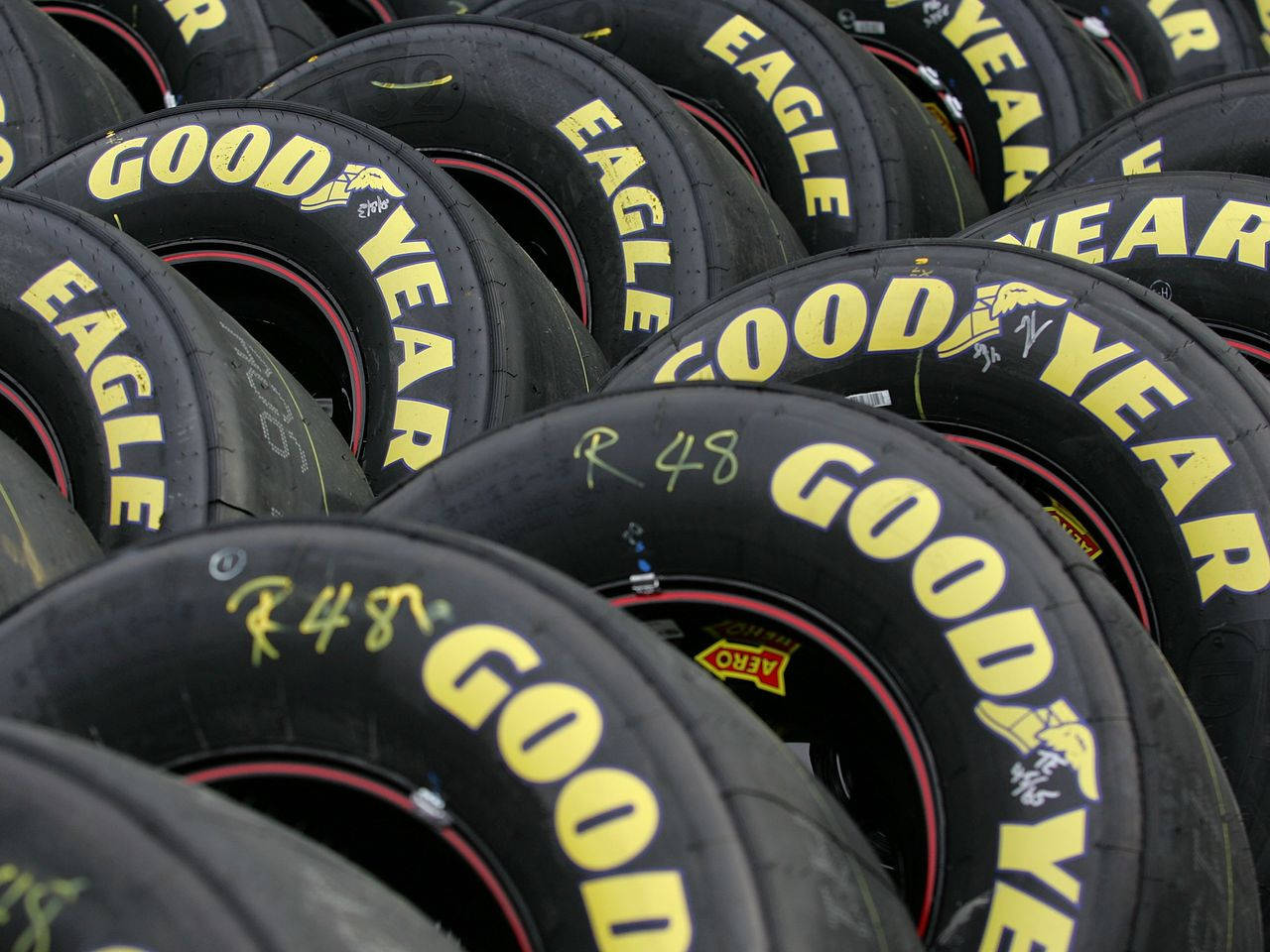 Isang Koleksyon ng Goodyear Black Tires Wallpaper