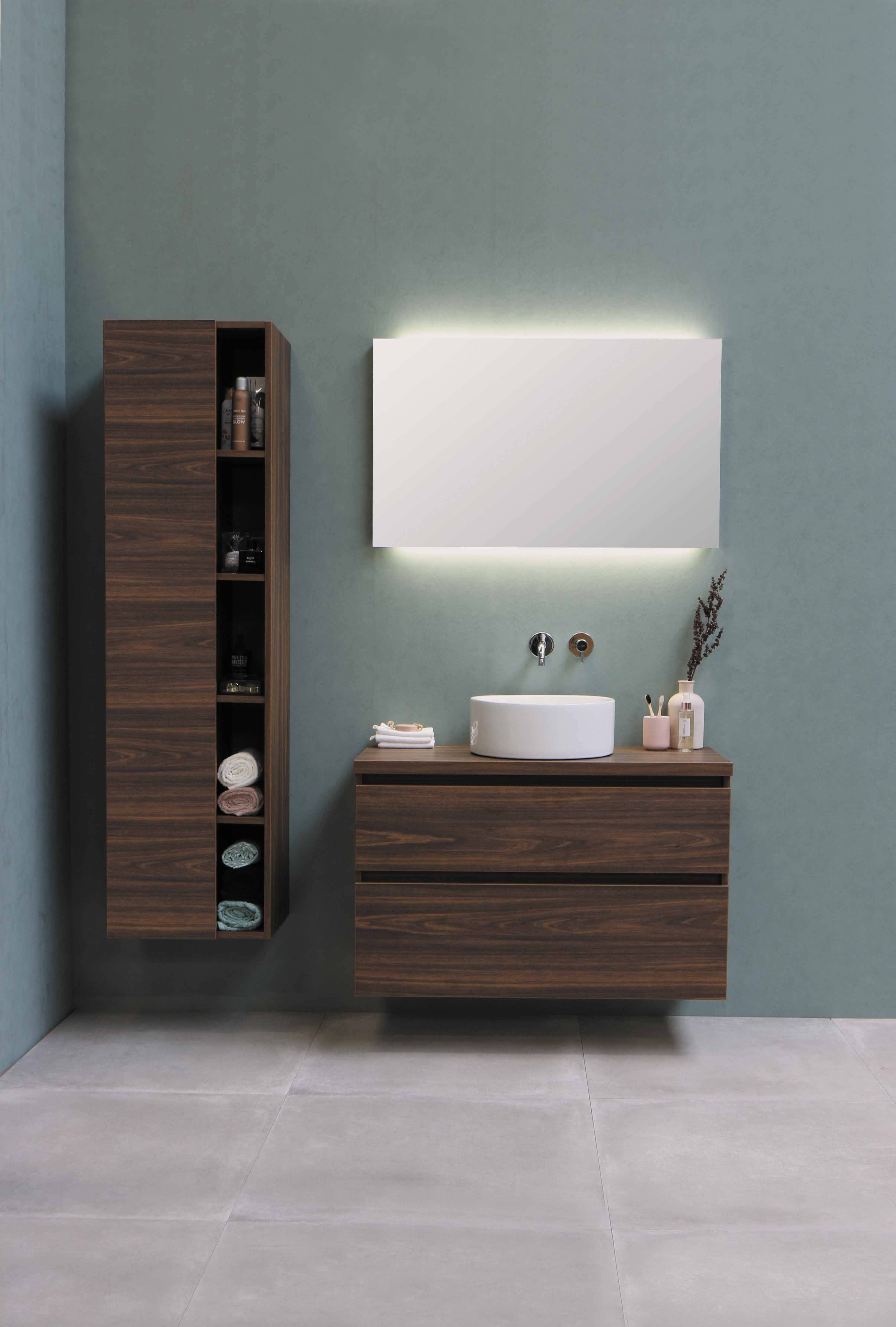 Isang Nakakarelaks na Modernong Banyo Wallpaper
