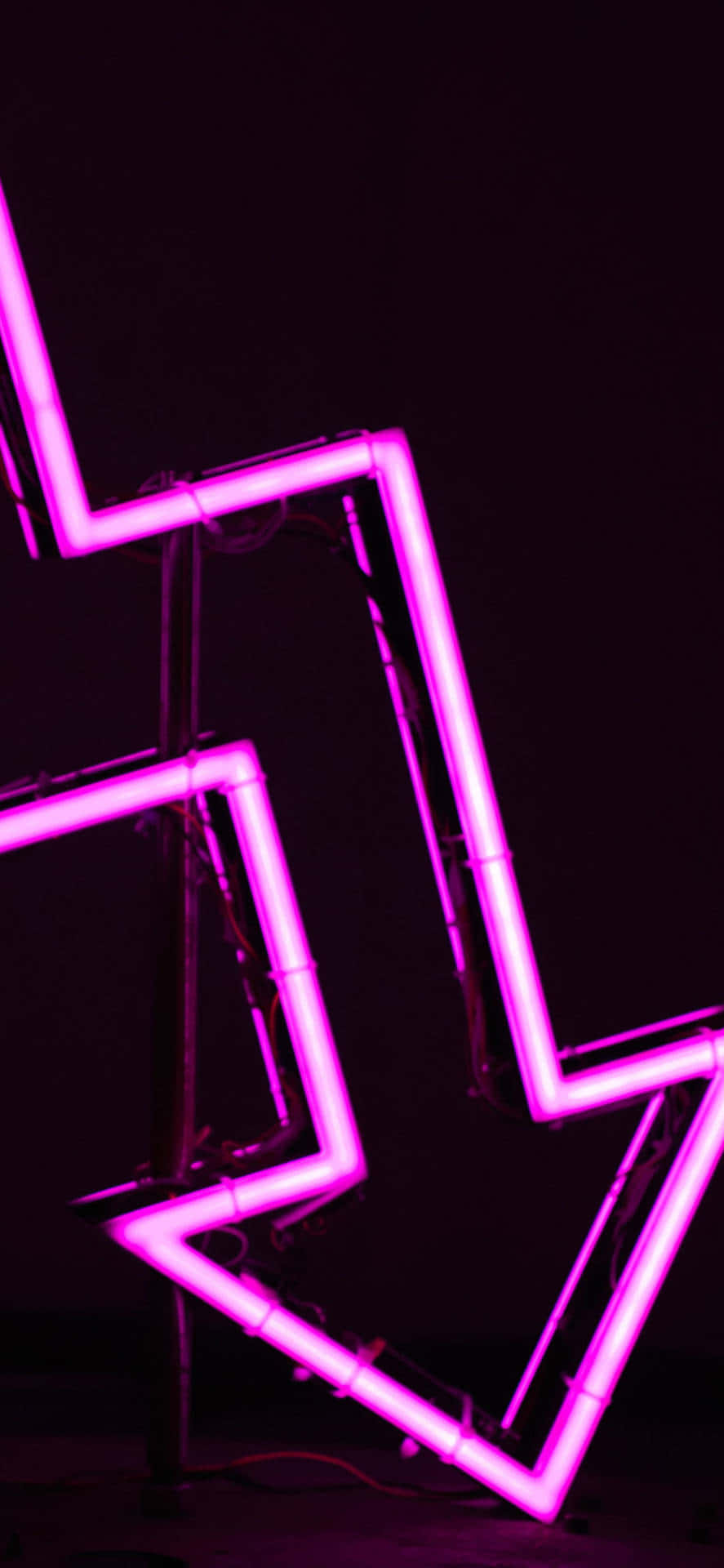 isang neon sign na may kidlat na bolt dito Wallpaper