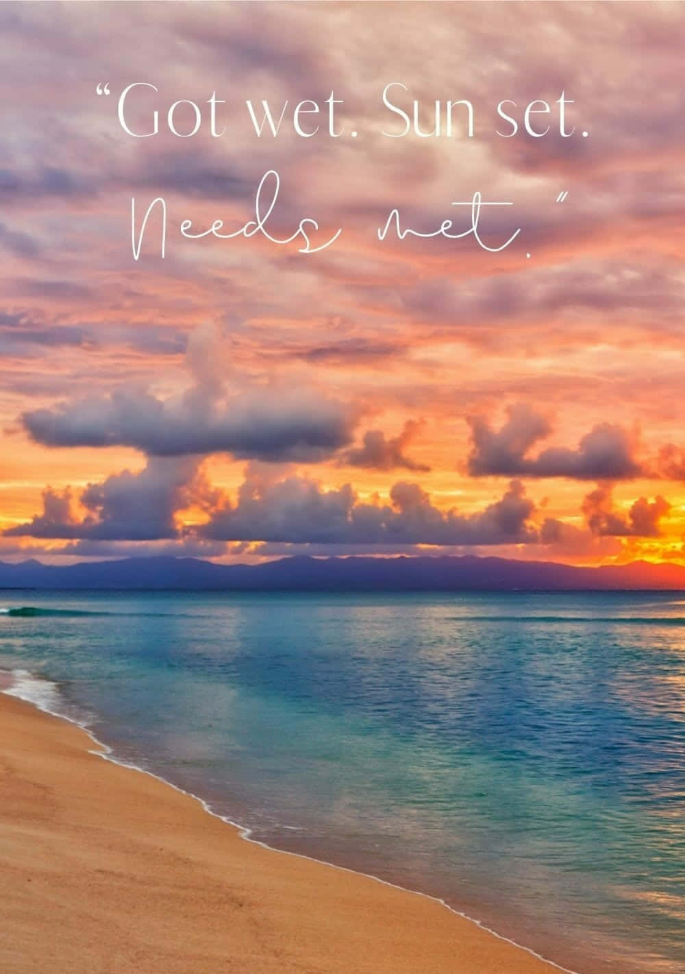 Isang perpektong tanawin ng paglubog-lubog ng araw sa dalampasigan. Wallpaper