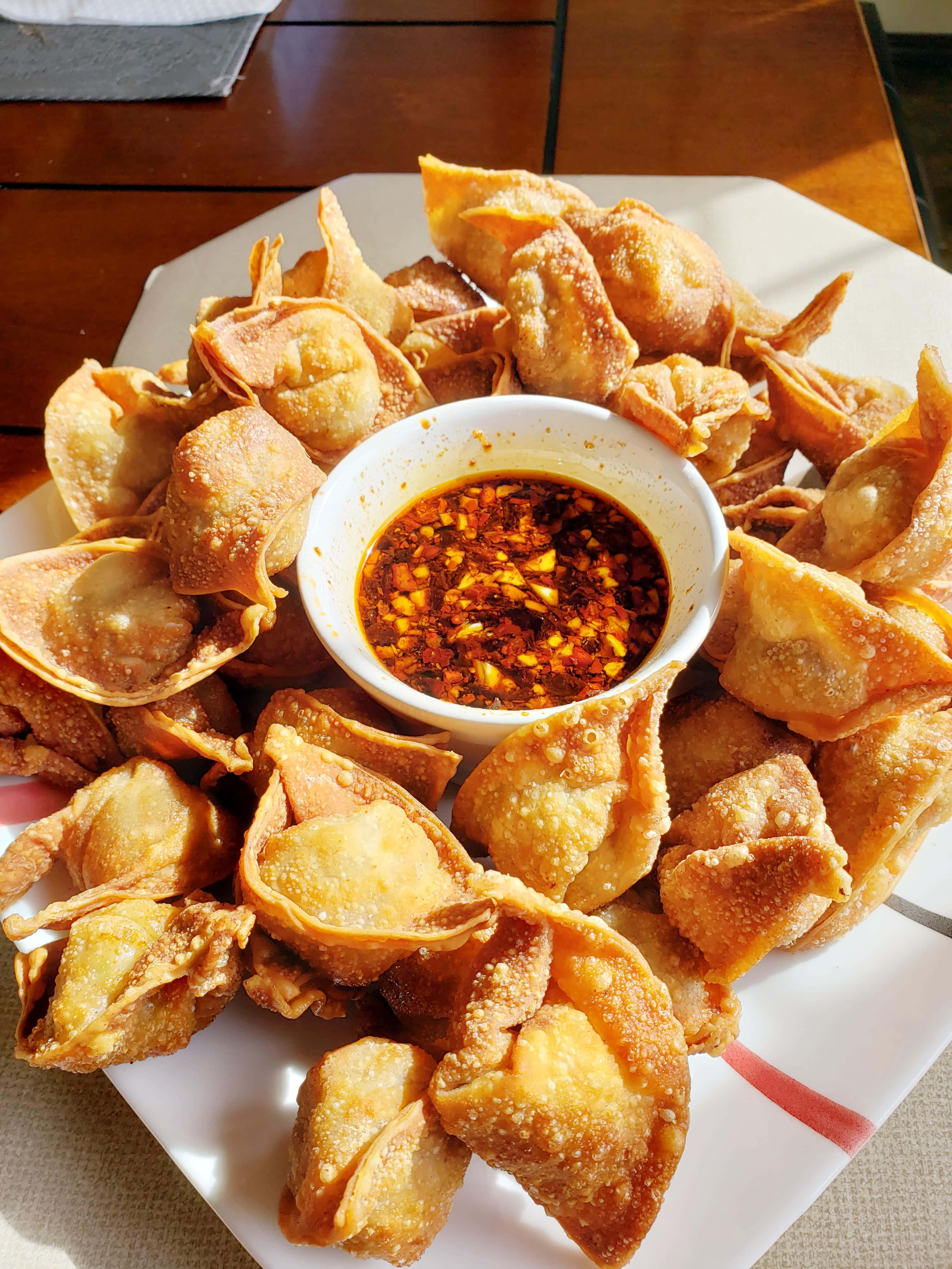 isang plato ng pritong dumplings Wallpaper