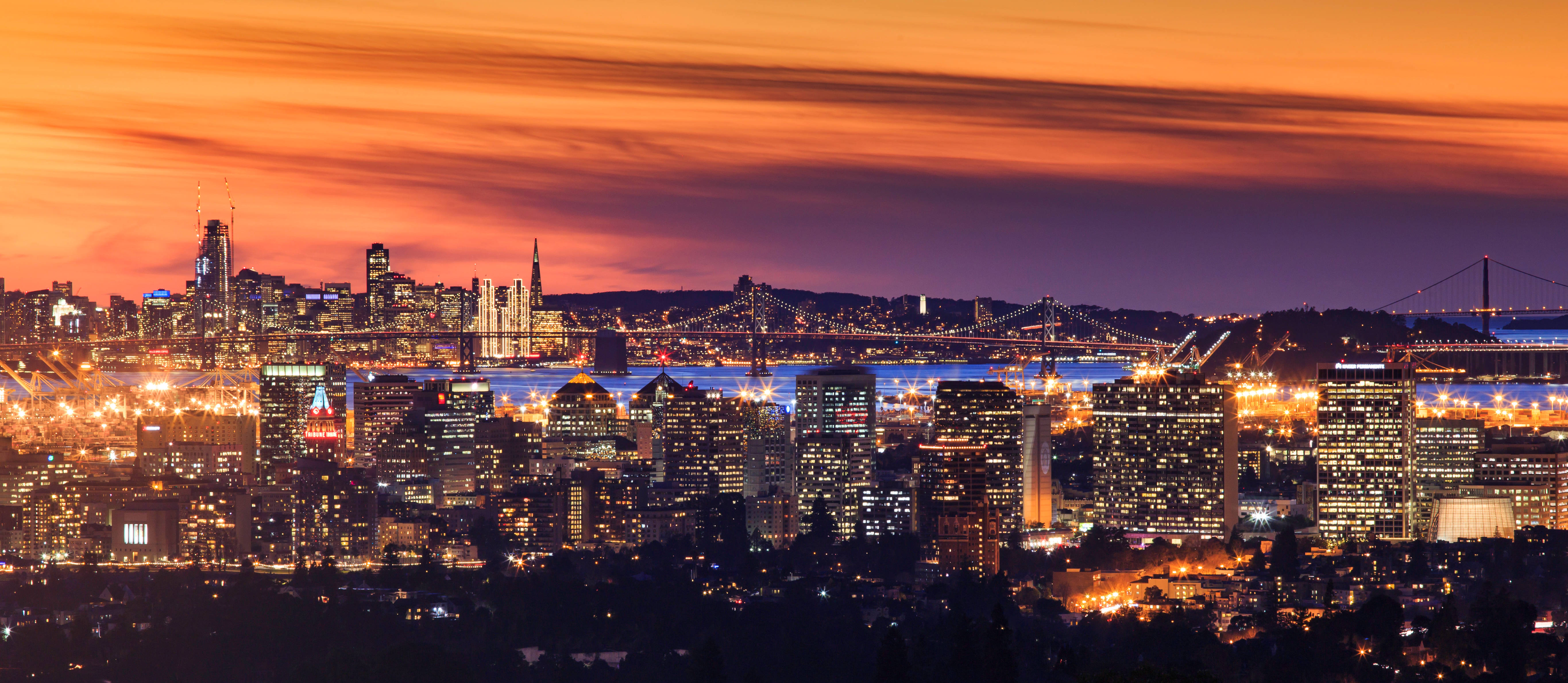 Isang tanawin mula sa himpapawid ng downtown San Francisco mula sa Coit Tower. Wallpaper