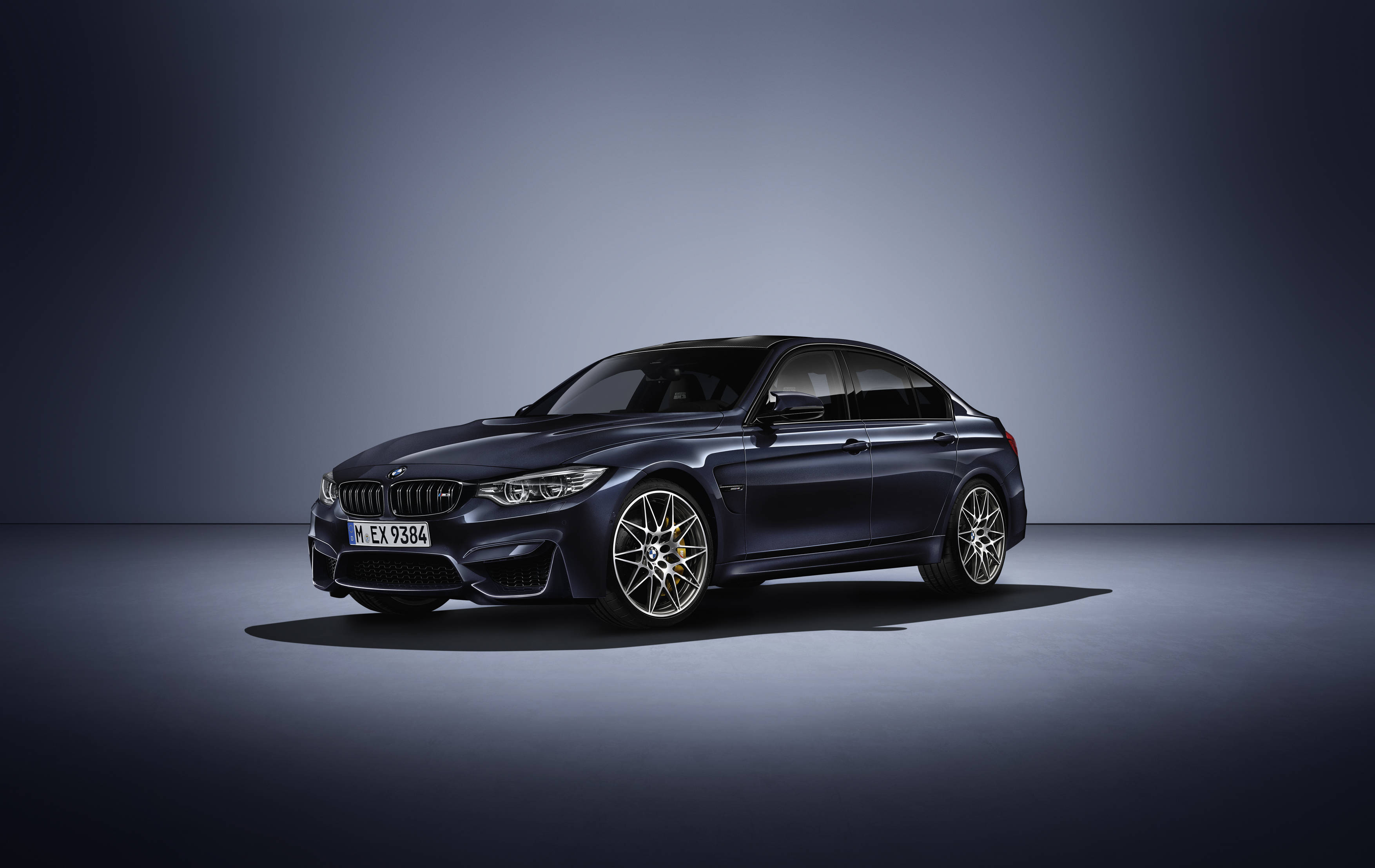 Itim na BMW Jahre Edition Wallpaper