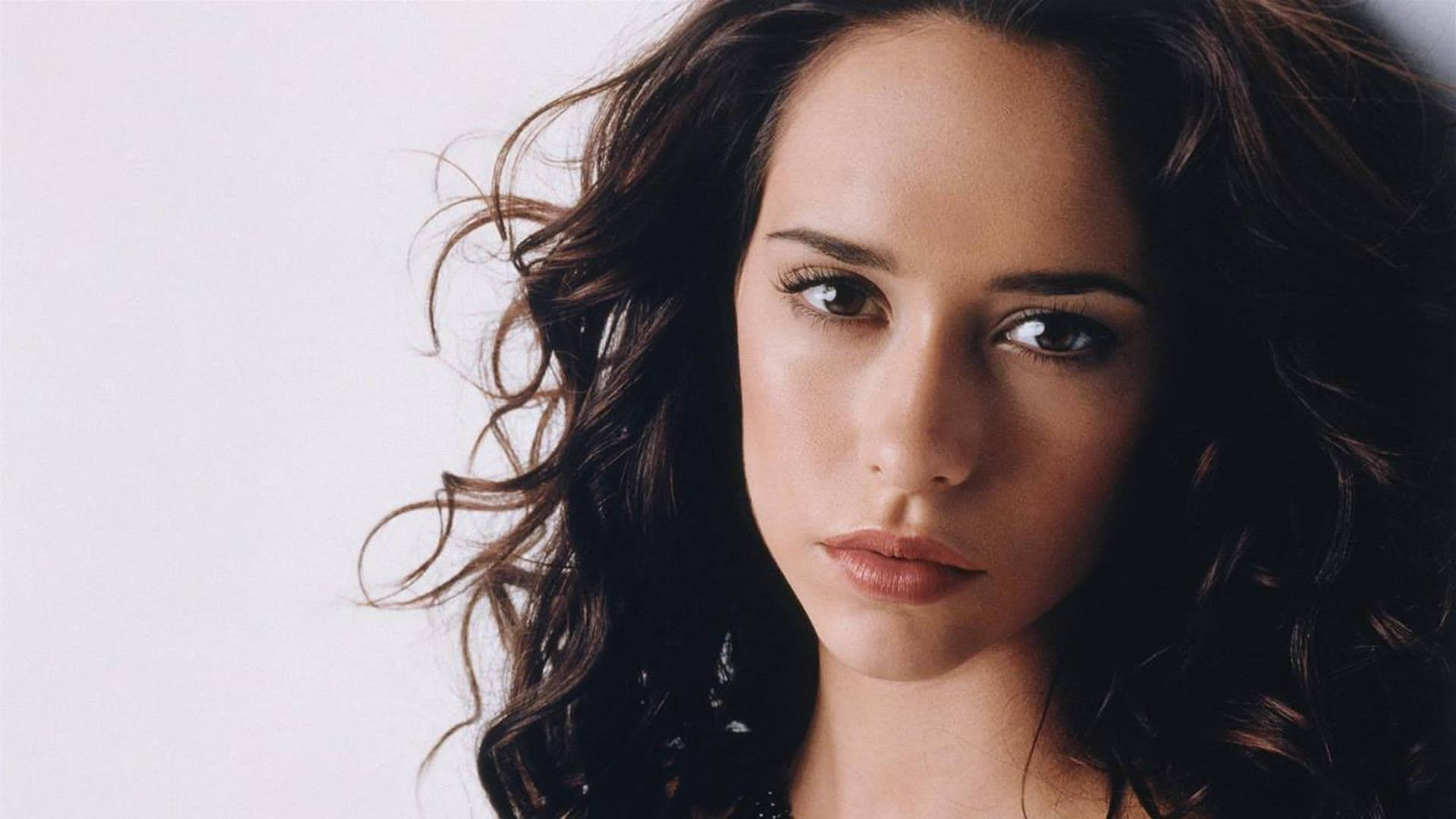 Jennifer Love Hewitt Mukhang Inosente Wallpaper