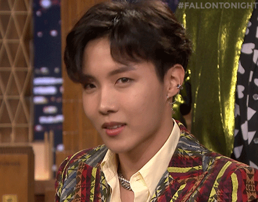 JHope ng BTS, sumisikat ang alindog sa kaswal na suot Wallpaper