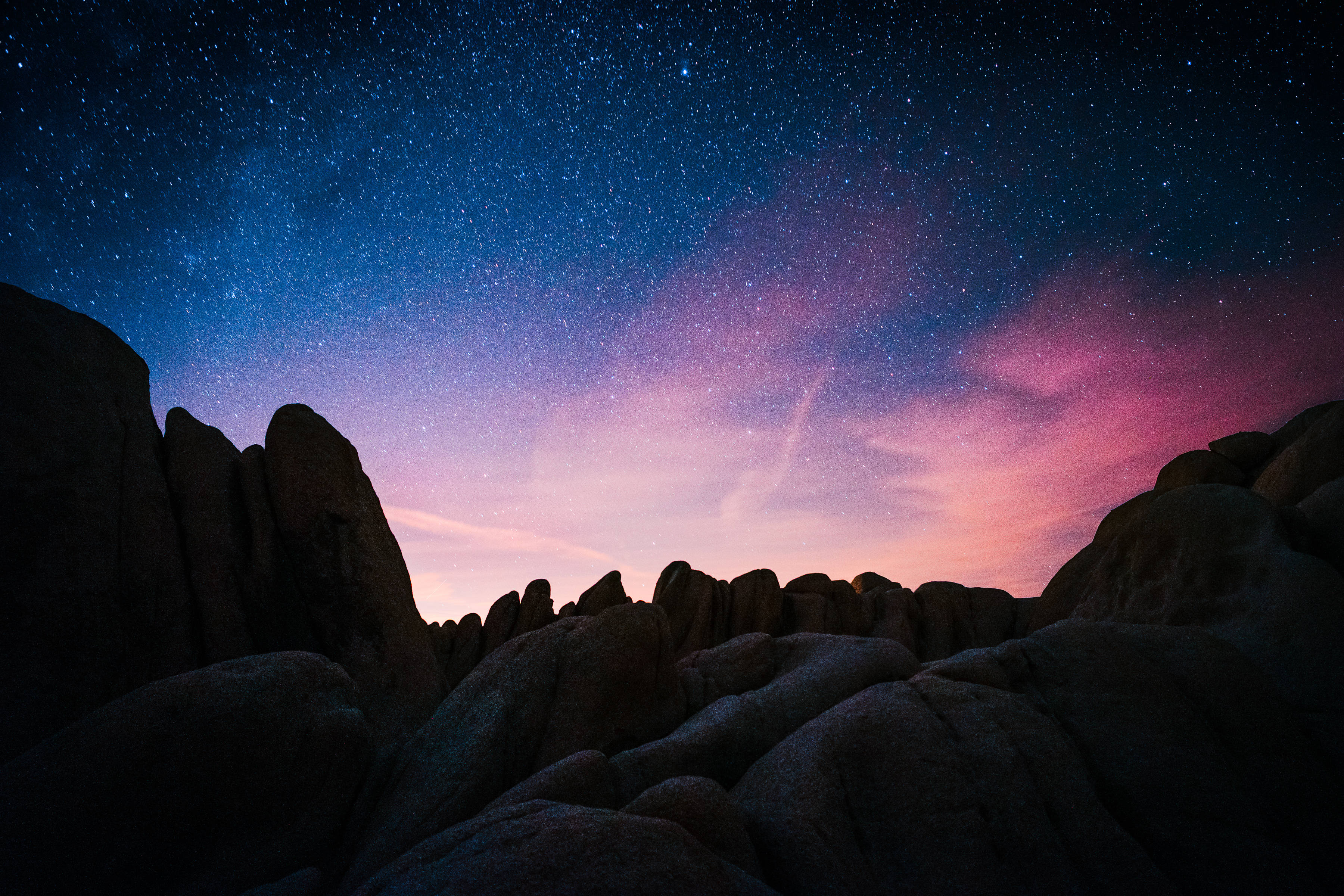 Kahanga-hangang Galaxy S10 Plus na may futuristic na disenyo Wallpaper