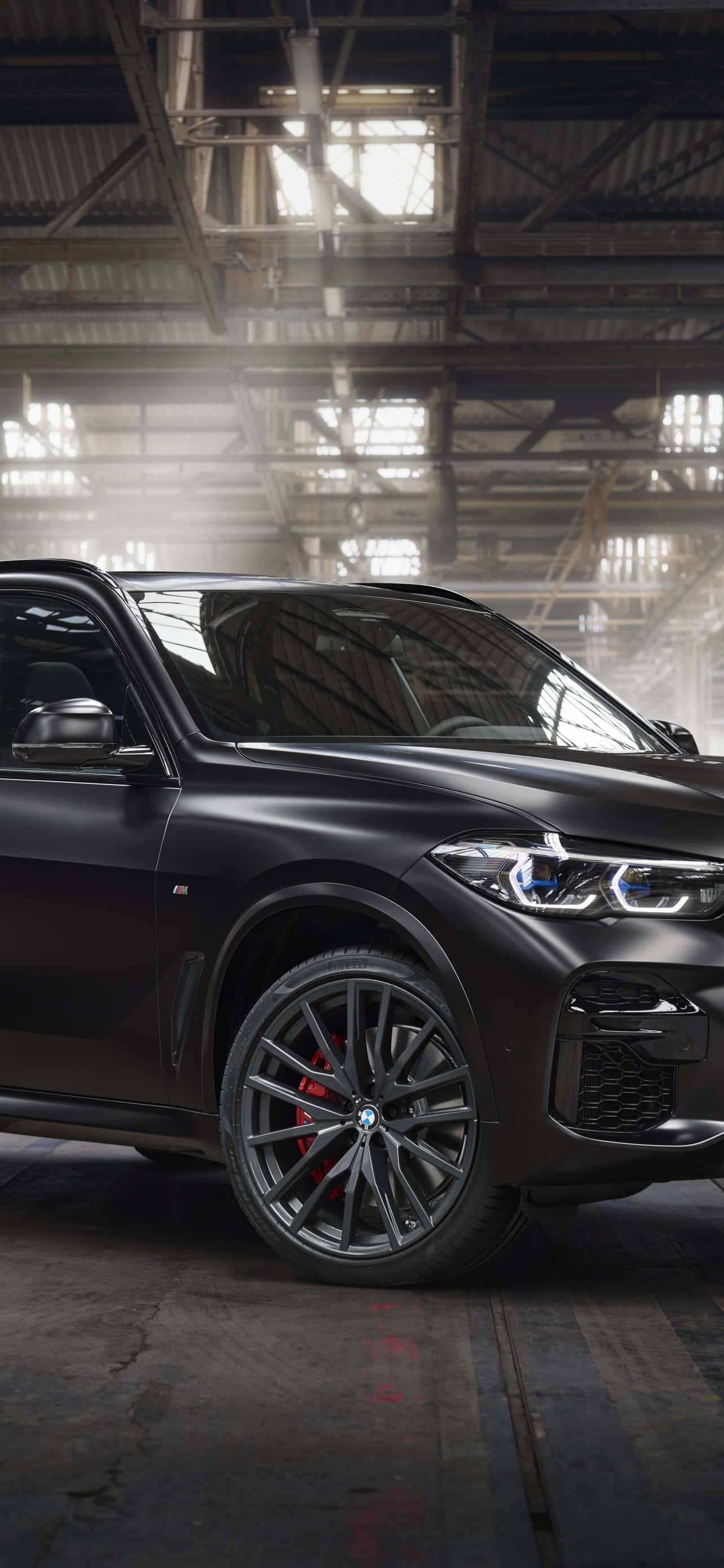 Kahanga-hangang Makapangyarihang BMW X6 M sa Daan Wallpaper