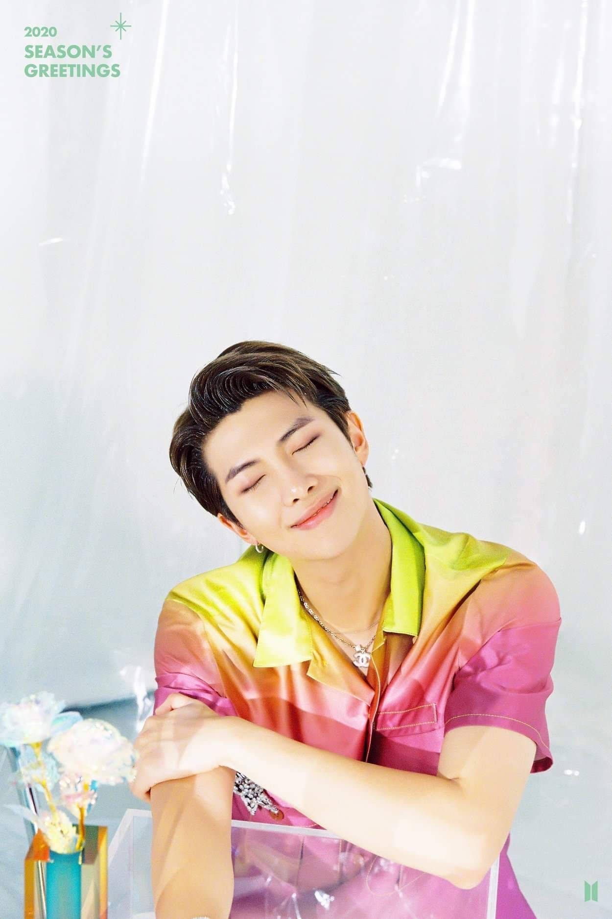 Kaibig-ibig na BTS RM Season's Greetings Wallpaper
