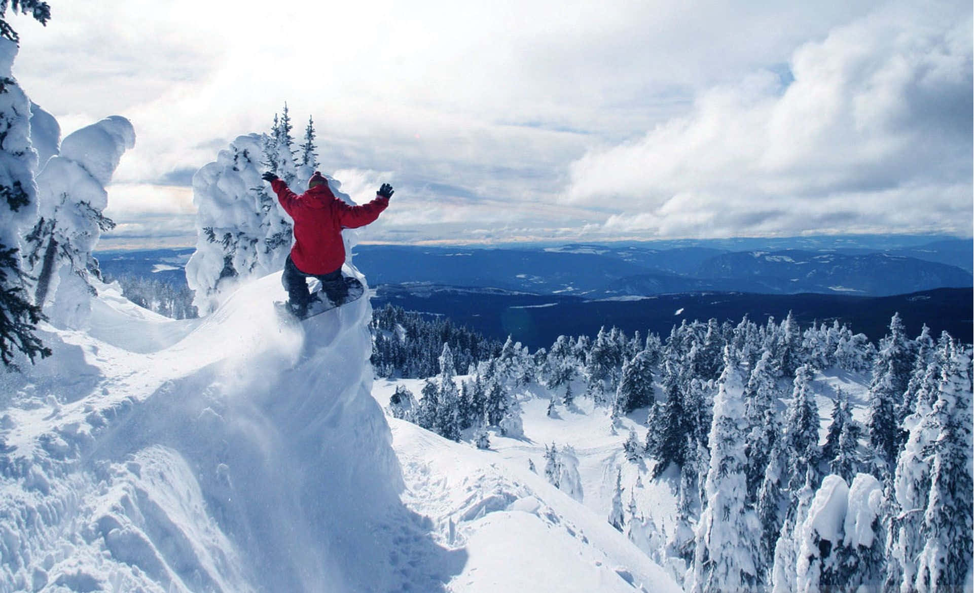 Kapana-panang Winter Sports sa Nagyeyelong Bundok Wallpaper