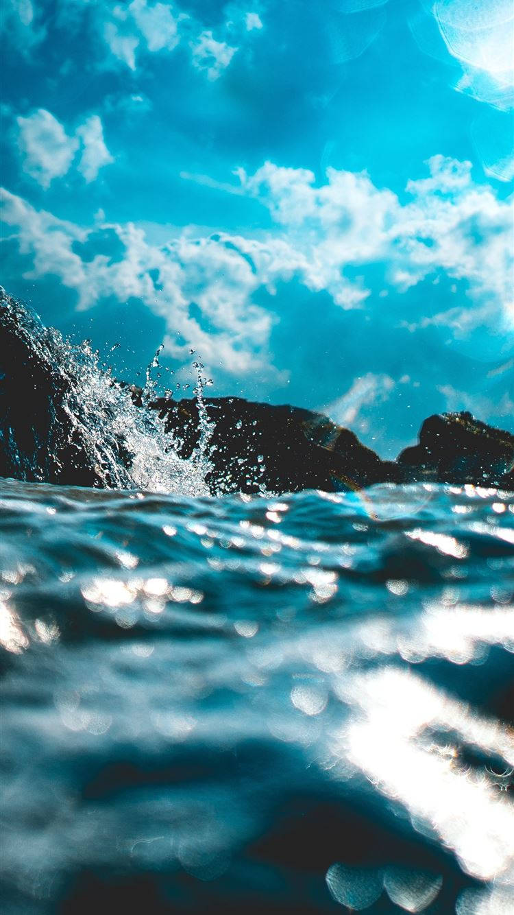 Kapsyon: Napakagandang Vivo Y11 - Kapangyarihan at Estetika Wallpaper