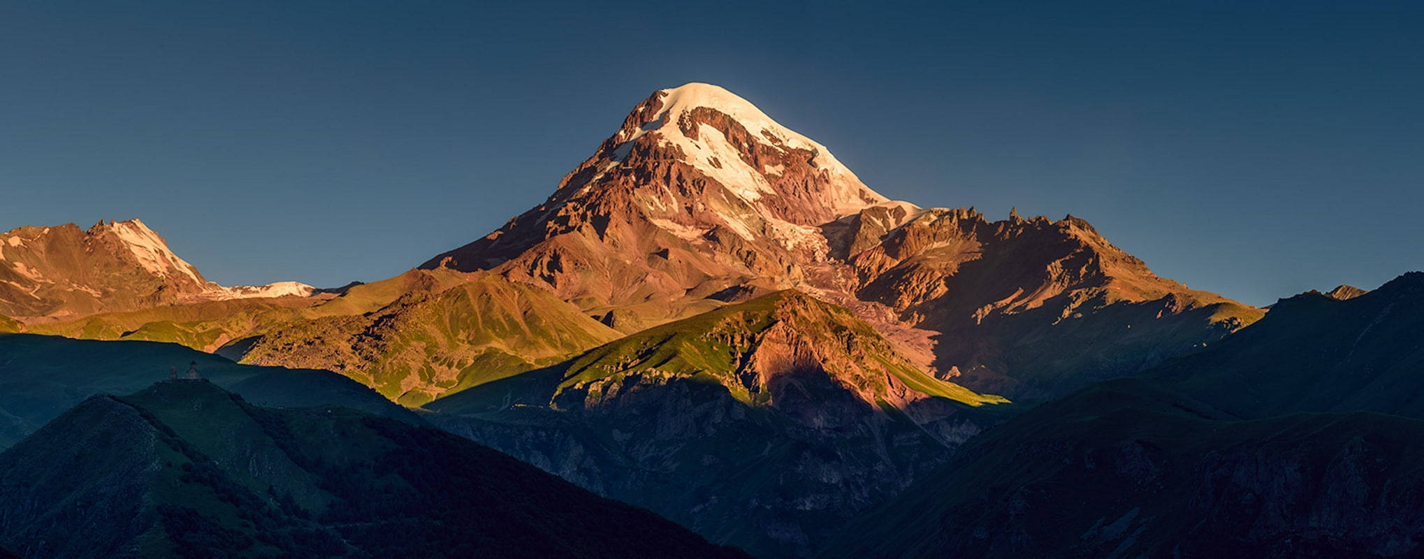 Kazbek Maaliwalang Langit Wallpaper