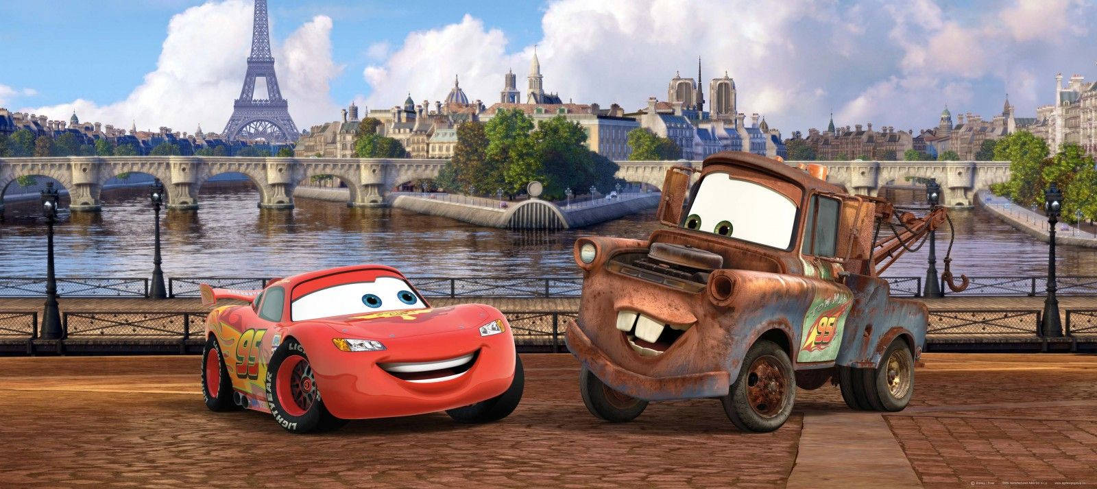 Kidlat at Mater sa Paris Cars 2 Wallpaper