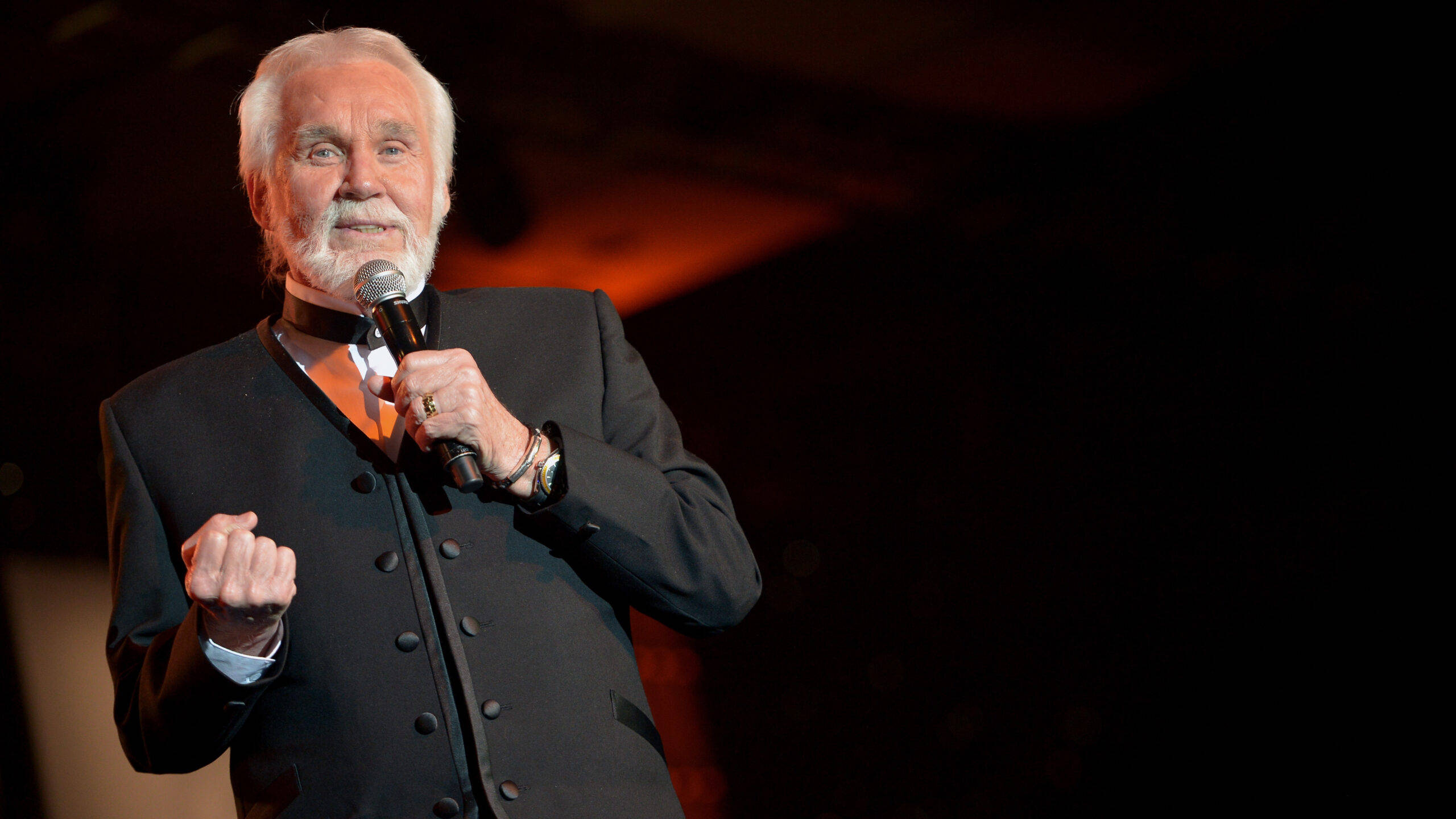 Kilalang Amerikanong Manunulat ng Awit na si Kenny Rogers Wallpaper