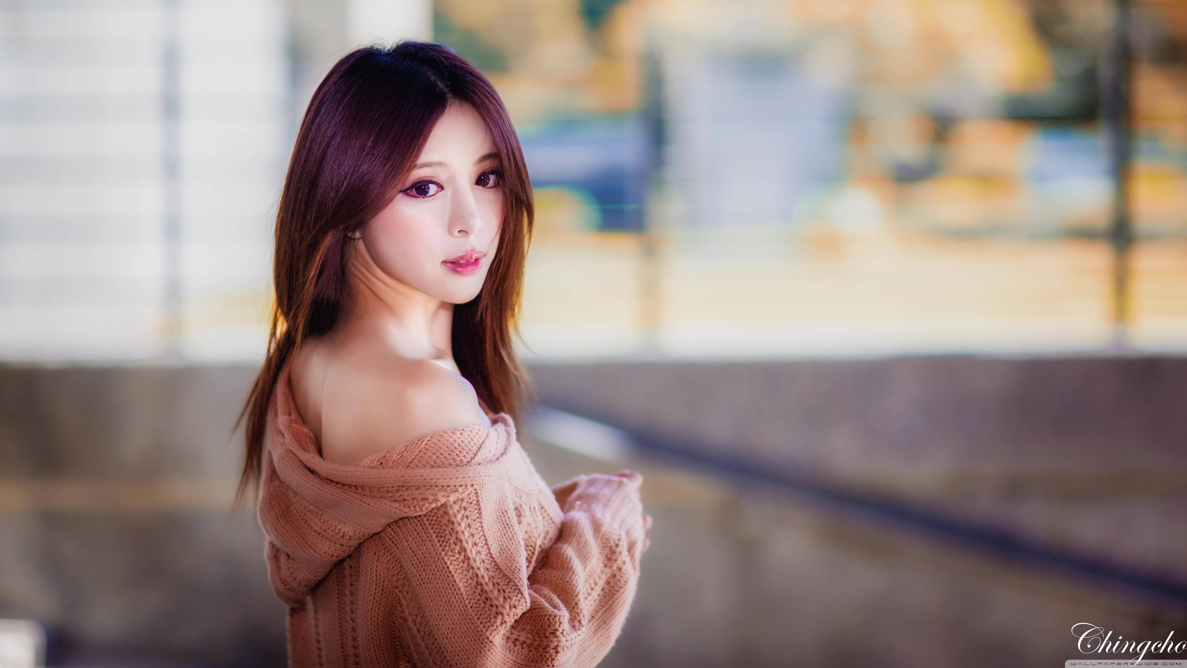 Korean Girl na Naka-Knitted Sweater Wallpaper