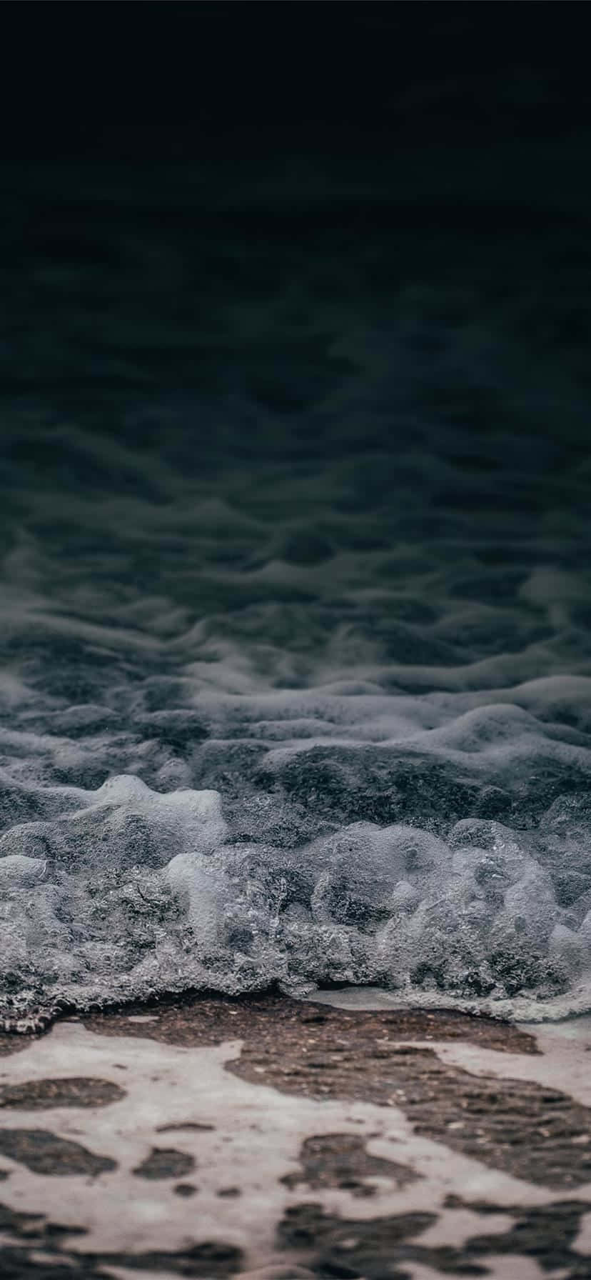 Kumuha ang bagong iPhone 11 at tumayo mula sa karamihan Wallpaper