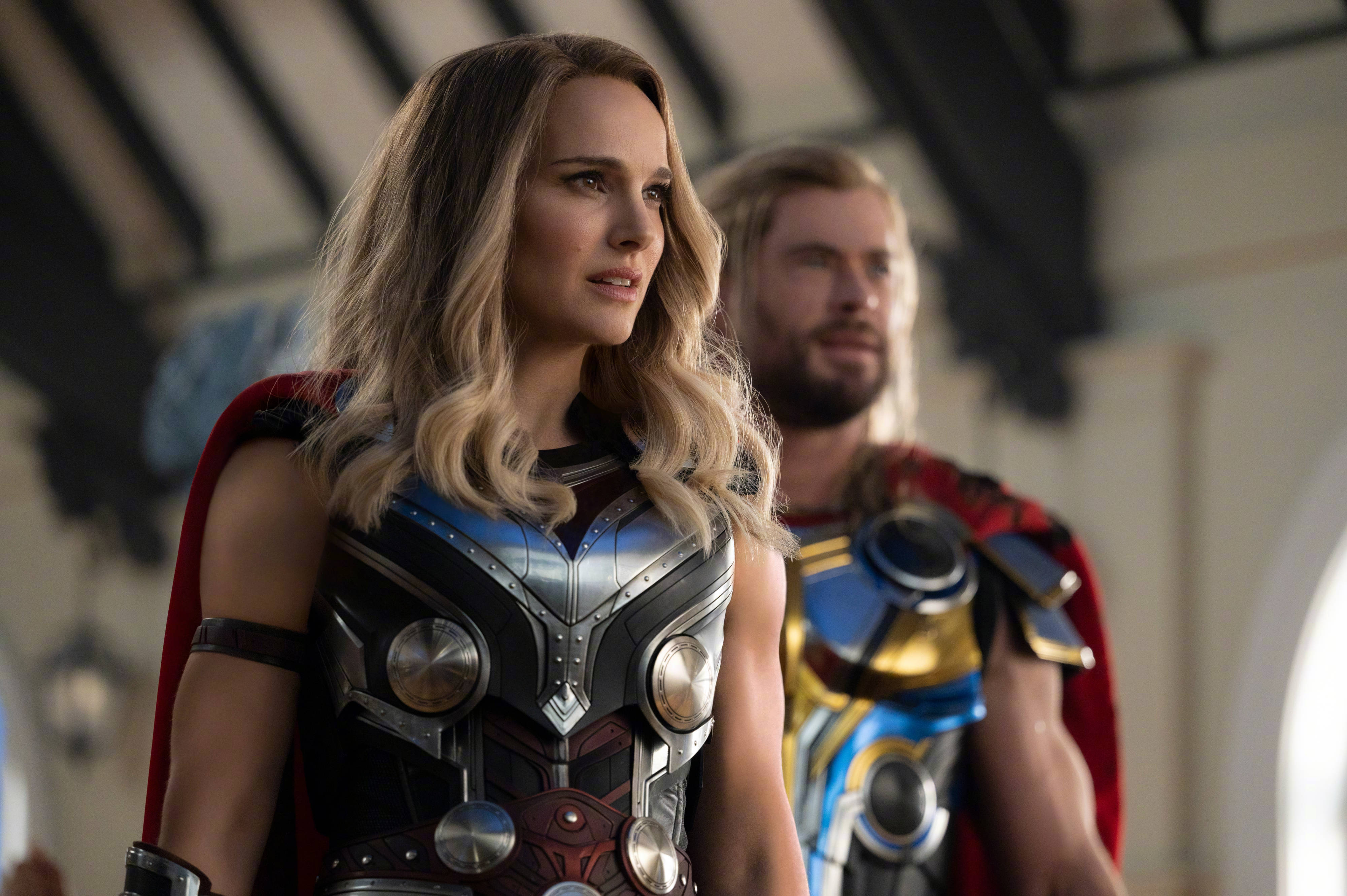 Lady Thor mula sa Thor Love and Thunder Wallpaper