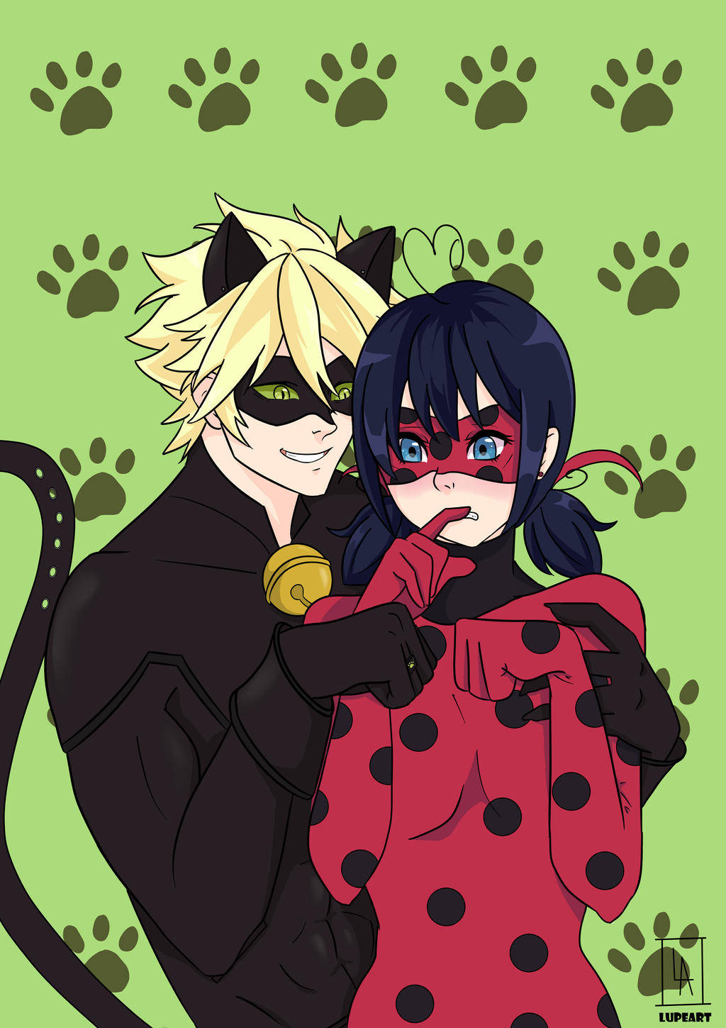 Ladybug at Cat Noir Halik Dog Print Wallpaper