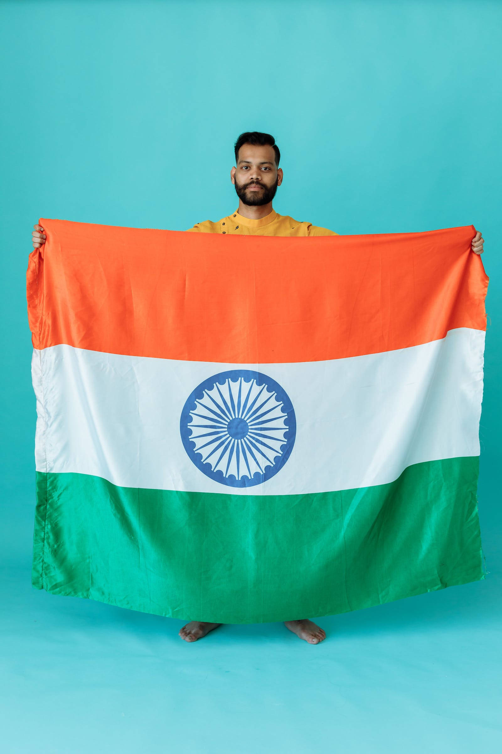 Lalaking May Bandila ng India sa Cellphone Wallpaper