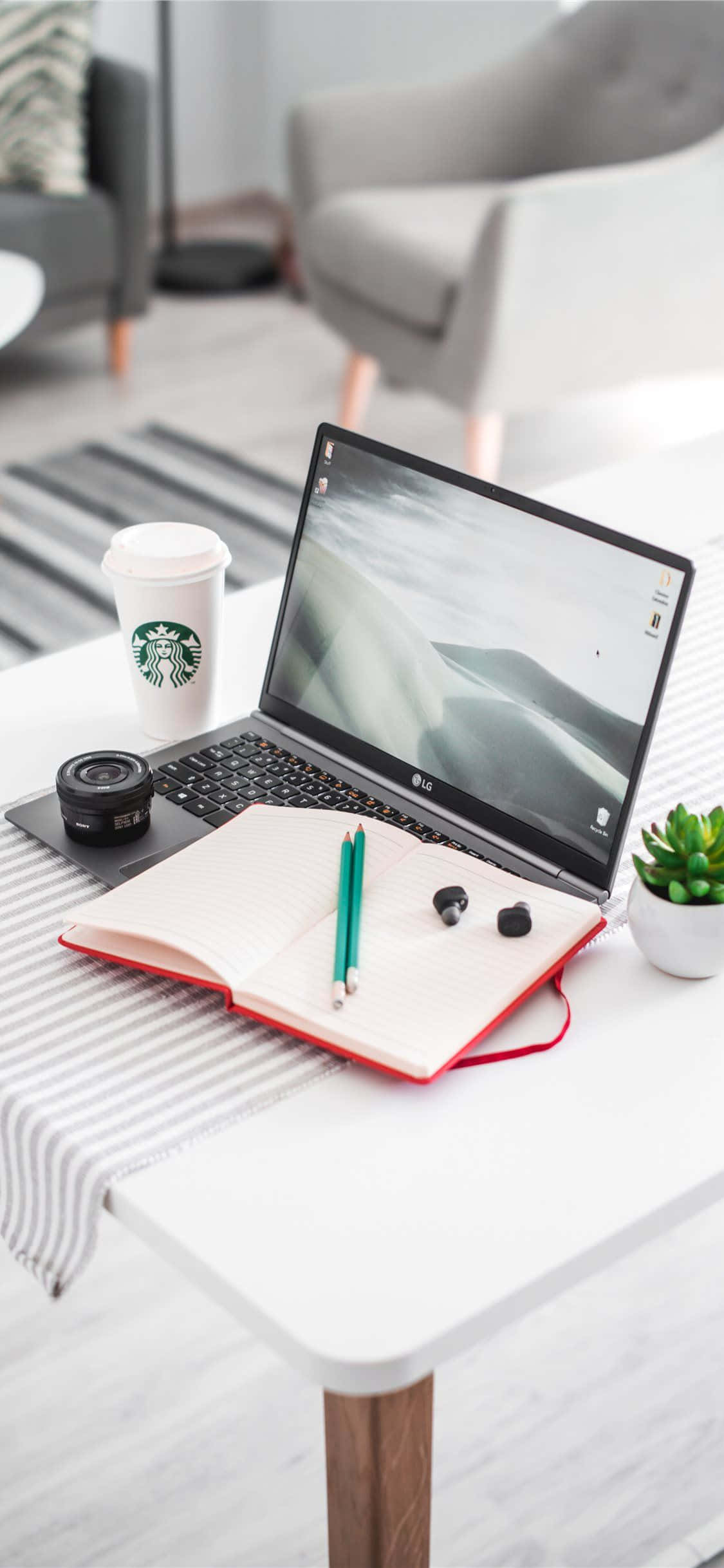 Laptop At Notebook Android Desk Background Wallpaper