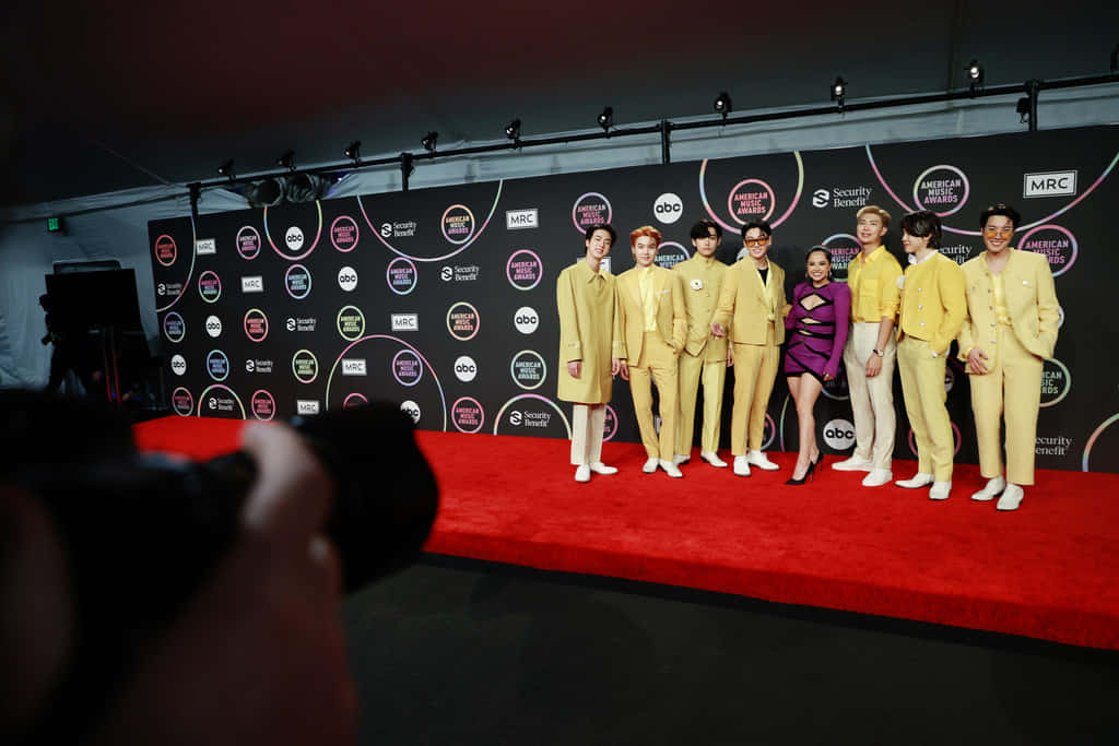 Larawan ng BTS sa Red Carpet Wallpaper