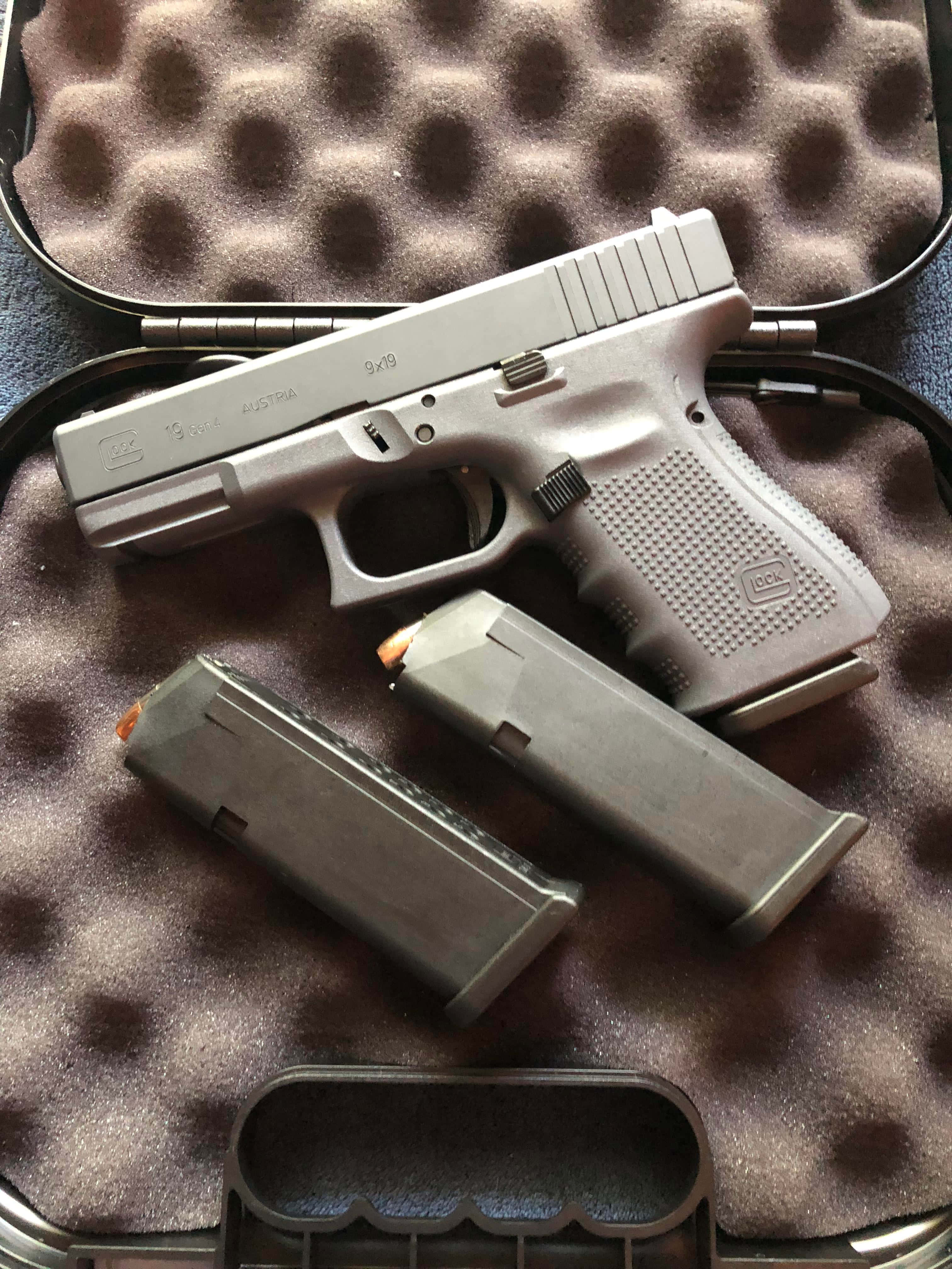 Larawan ng Glock 19 Semi-Awtomatikong Pistola Wallpaper