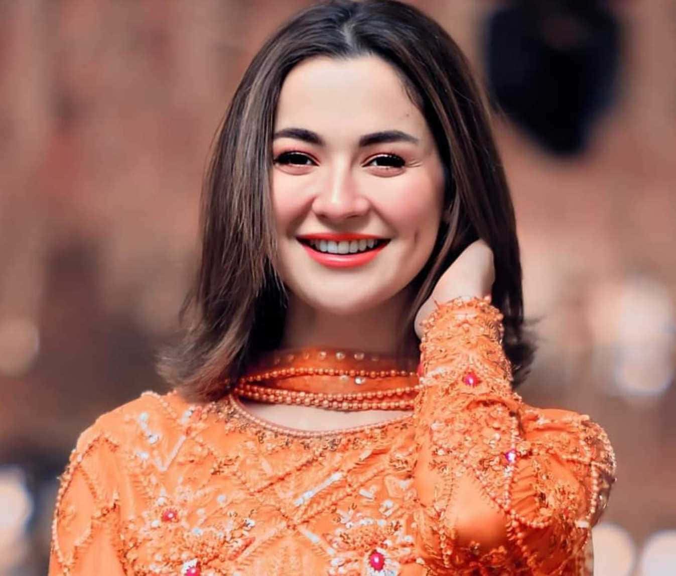 Larawan ng Pakistani na Aktres na si Hania Aamir Wallpaper