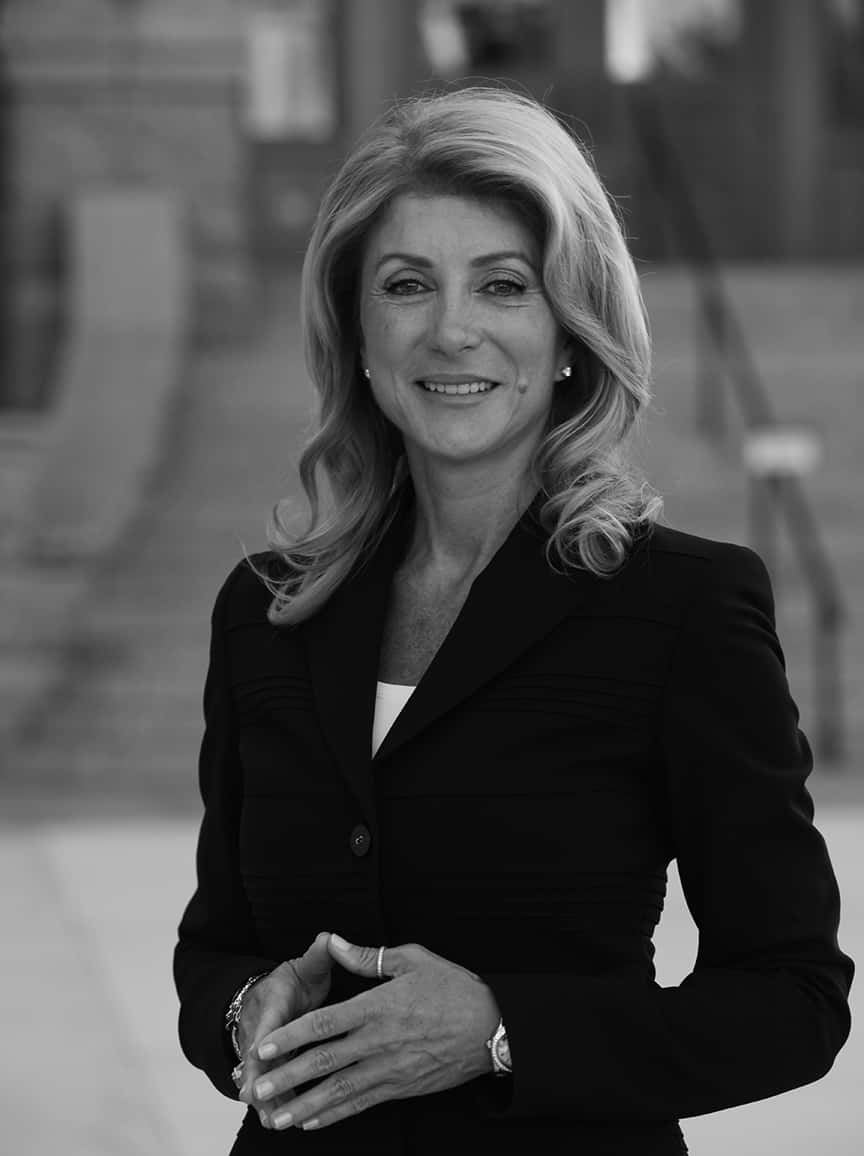 Larawan ni Wendy Davis sa Black and White Wallpaper